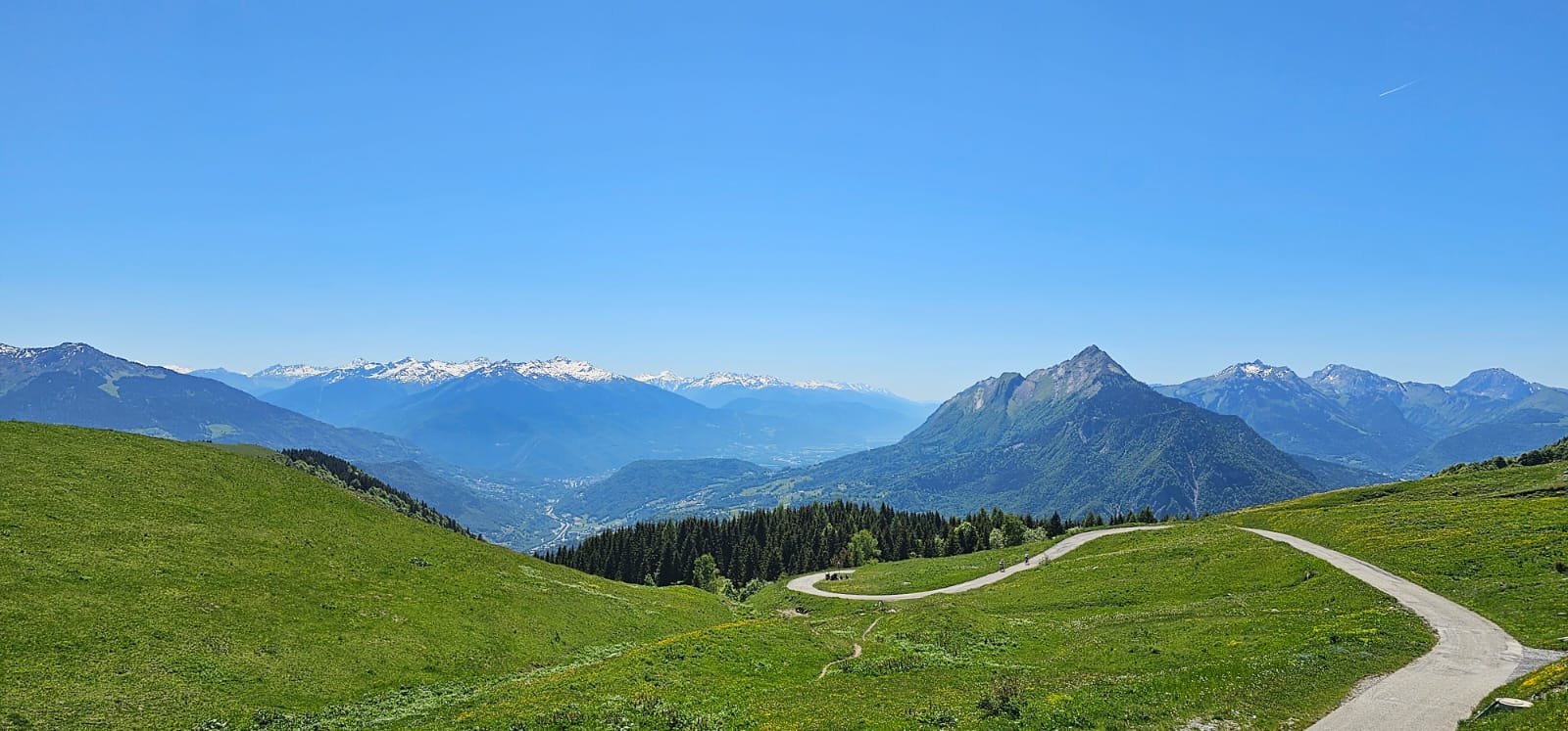 REFUGE ARPETTAZ VELO ROUTE COL.jpg