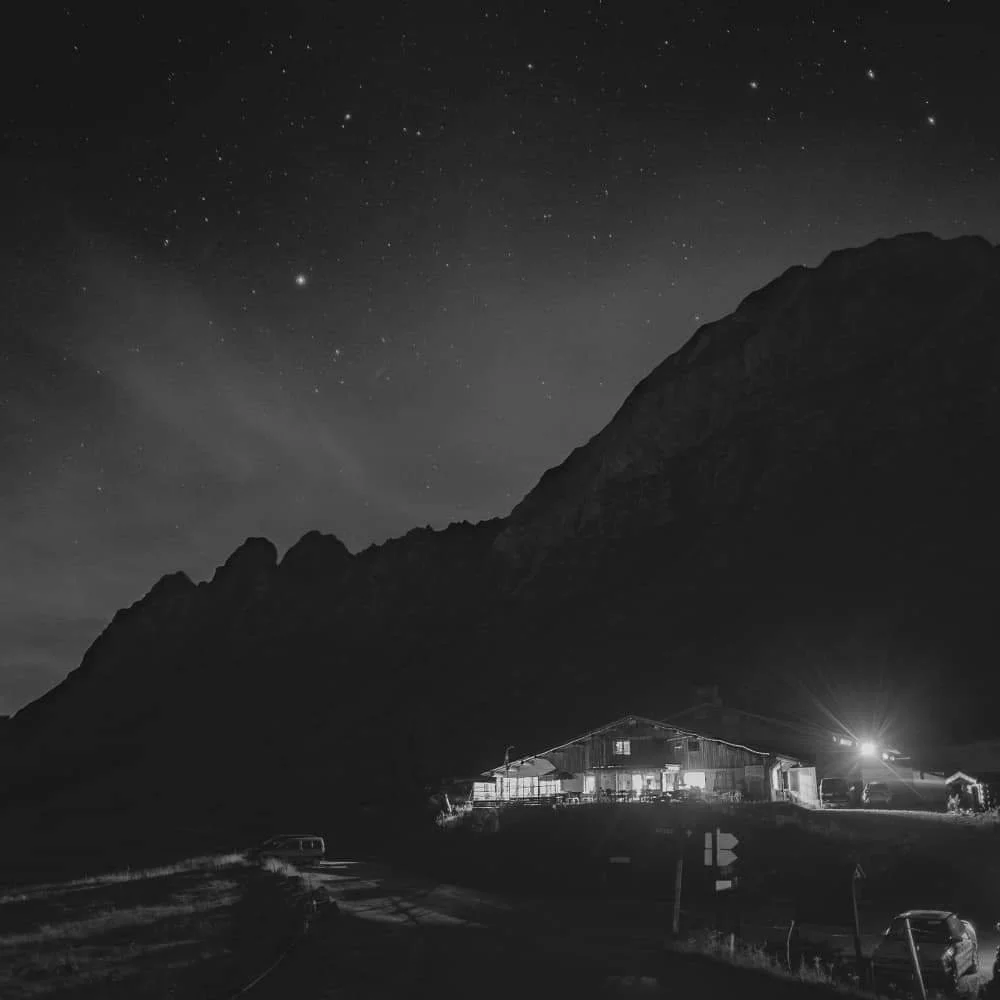 REFUGE ARPETTAZ NUIT ETOILE CIEL.jpg
