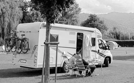 Wohnmobil mit LiFePO4 Lithiumbatterien und Wechselrichter.jpg