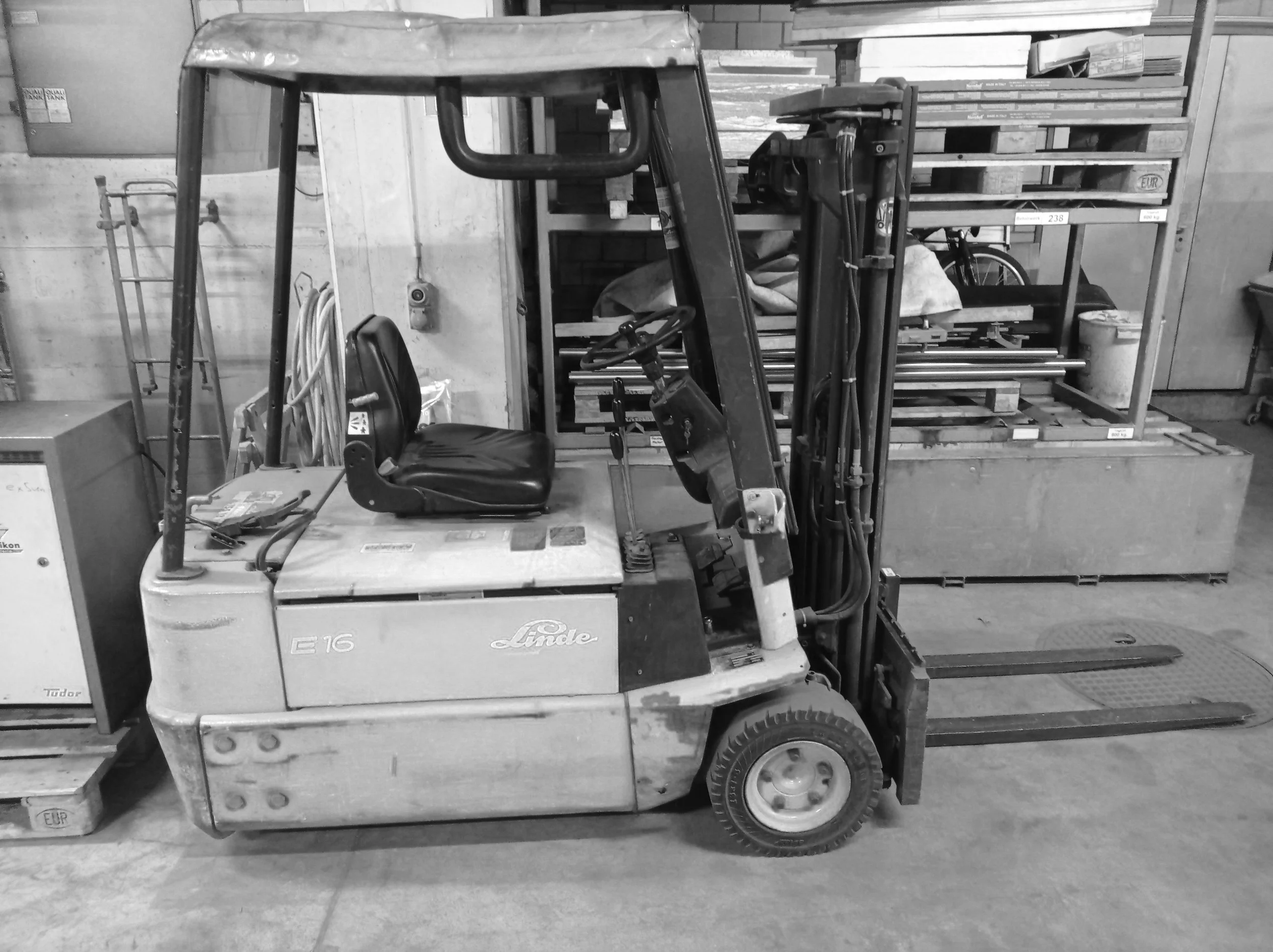 48 Volt Linde Gabelstapler mit LiFePO4 Lithiumbatterien.jpg