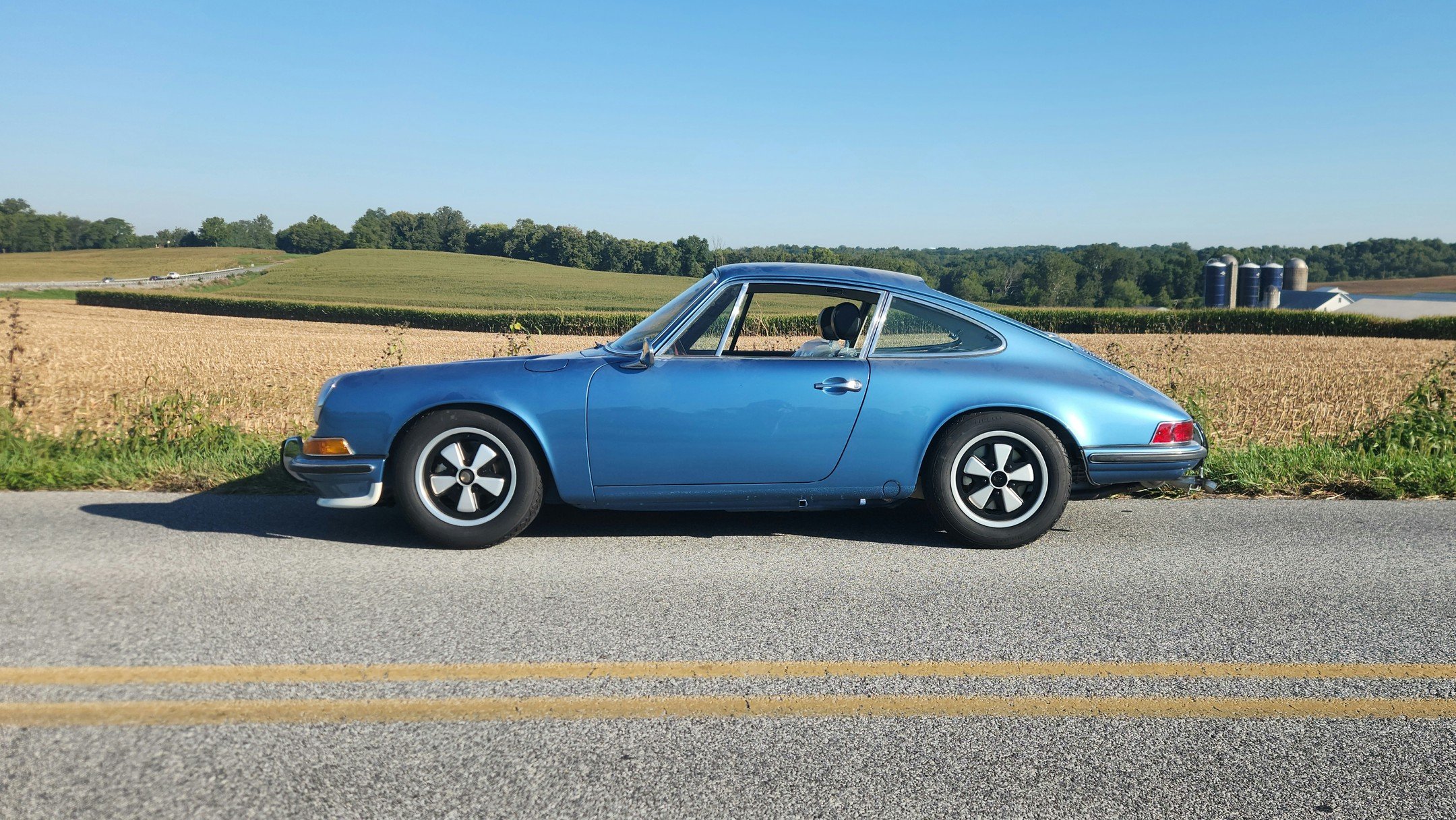 Stretching the legs and doing some break-in on the '71 T. Only a few small details before this one is done and leaves the nest. #porsche #aircooled #aircooledporsche #porschehotrod #sanctuaryspeedshop
