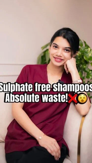Unpopular opinion: sulfates are NOT all that bad for your hair!! Think again! While they can strip hair of natural oils, sulfates are:
Effective against scalp conditions like dandruff, eczema, and psoriasis!
Great at removing product buildup
Safe