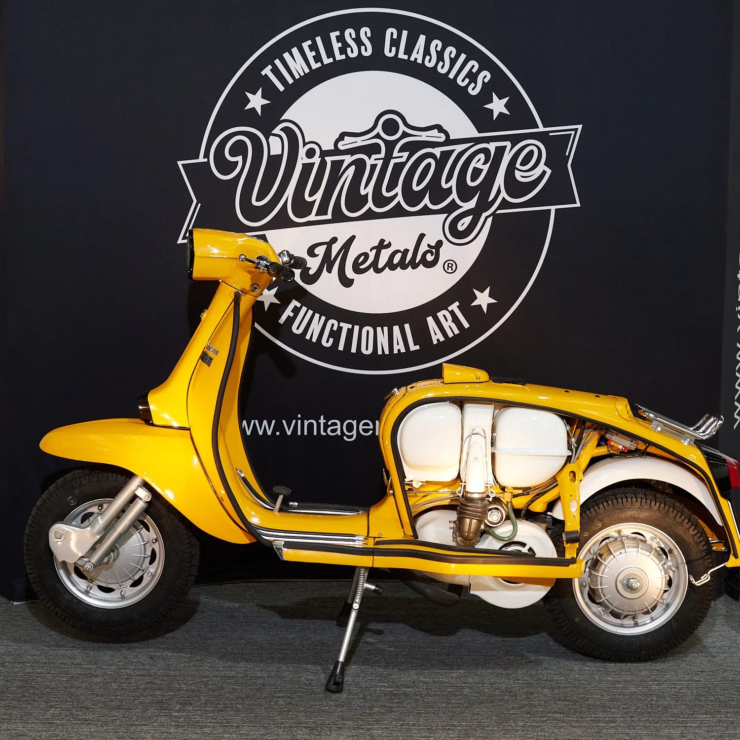 Letrero De Metal Vintage Lambretta Special | Réplica Retro Estilo Bar | Medidas 8x6 Pulgadas | Aluminio Brillante Hecho A Mano