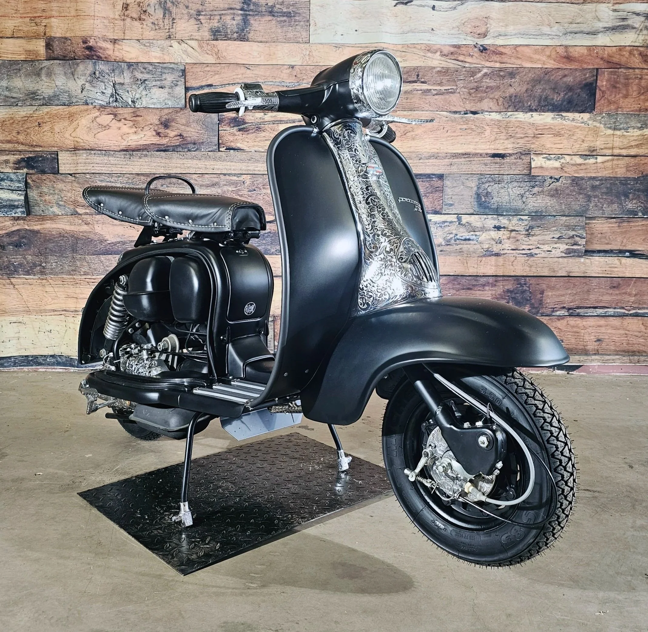 1963 LAMBRETTA Li Series 2 (150cc) - The Engraved Icon