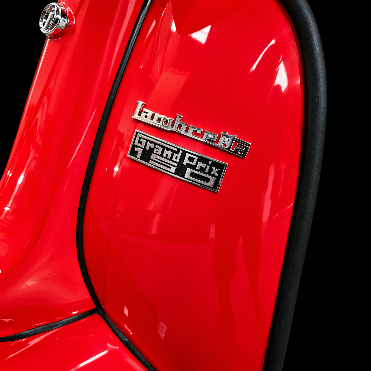 Glossy Red Lambretta Grand Prix 150 Panel.png