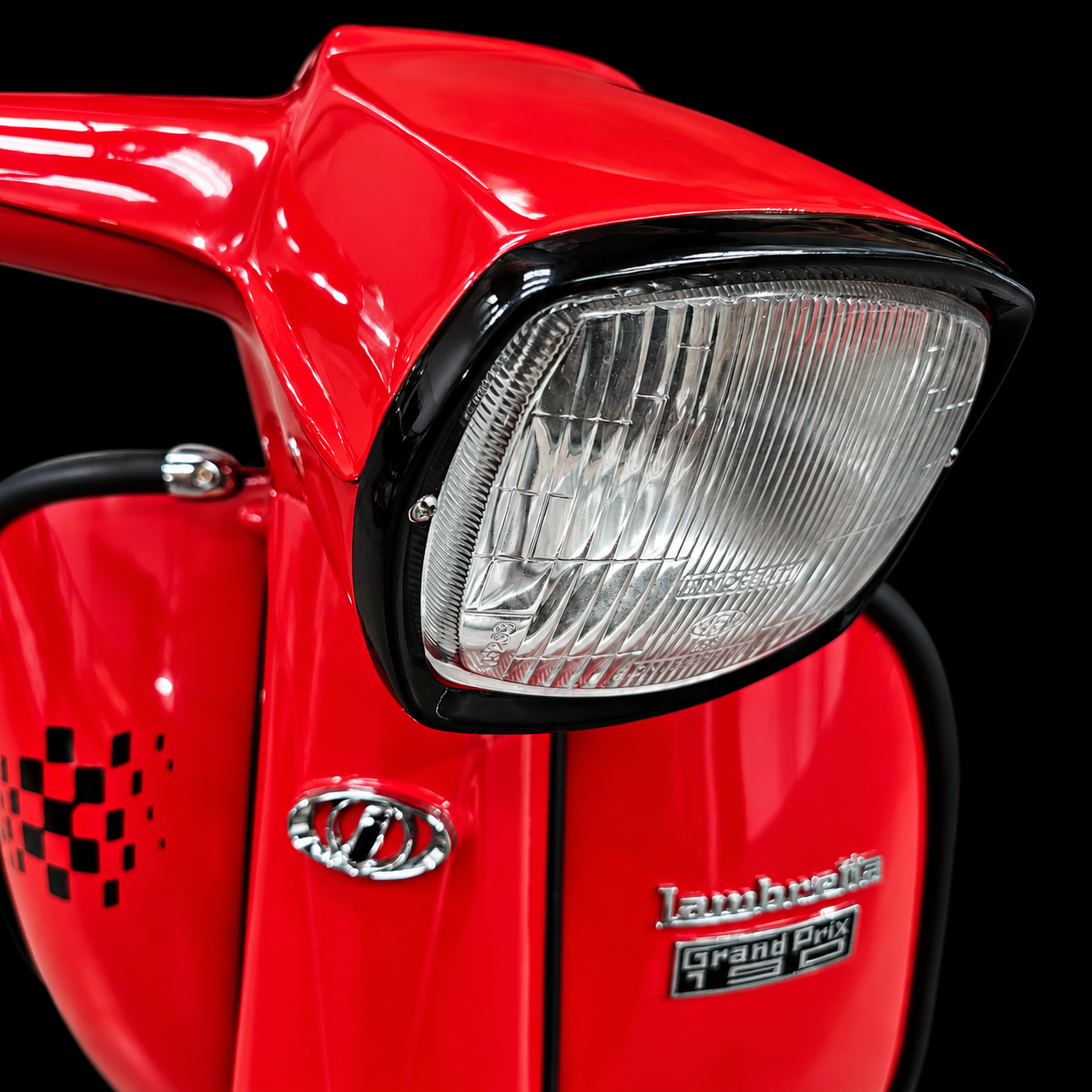 Vivid Red Lambretta Headlamp Detail.png