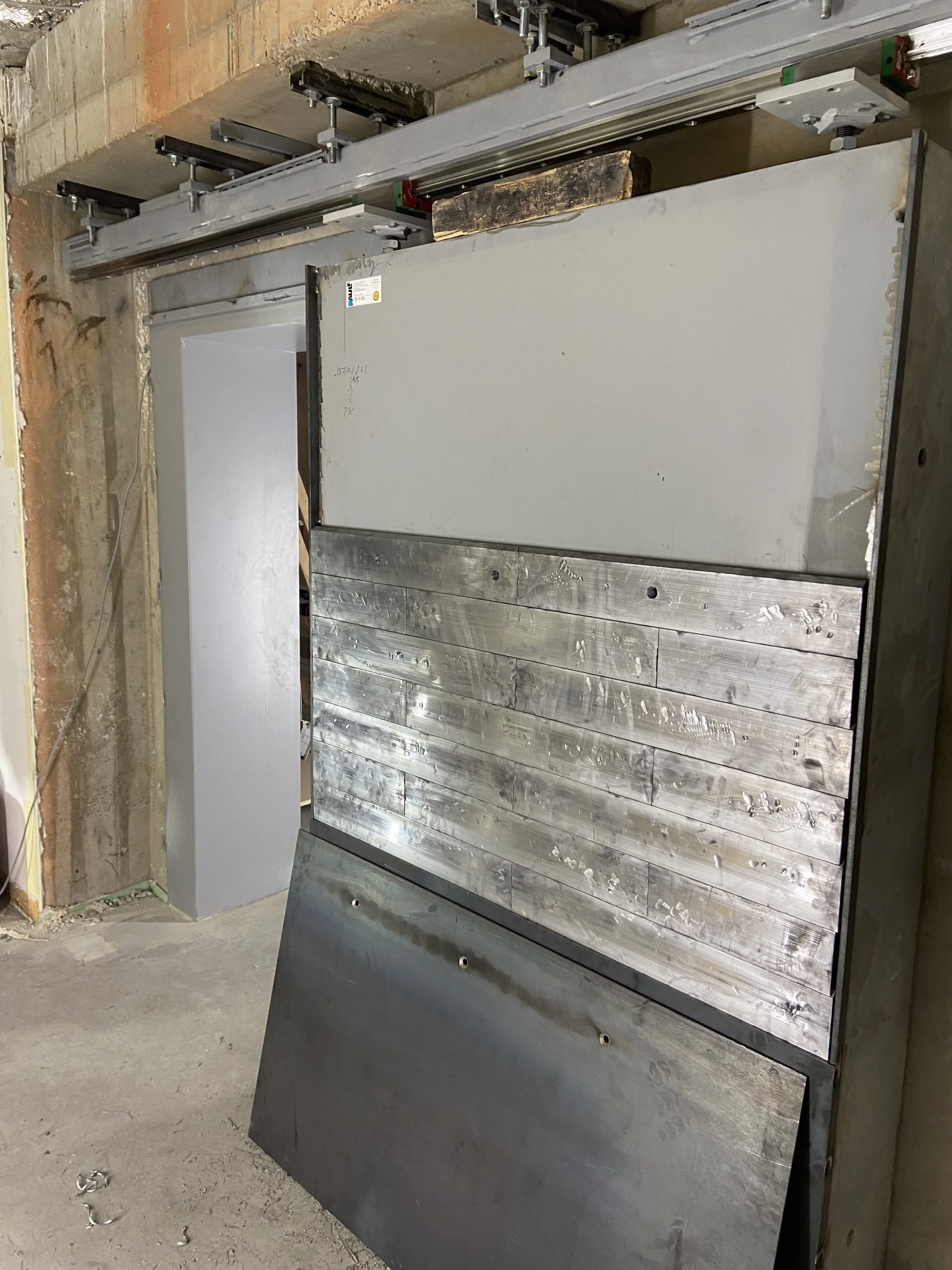 2. Strahlenschutztüren - Modern.JPG