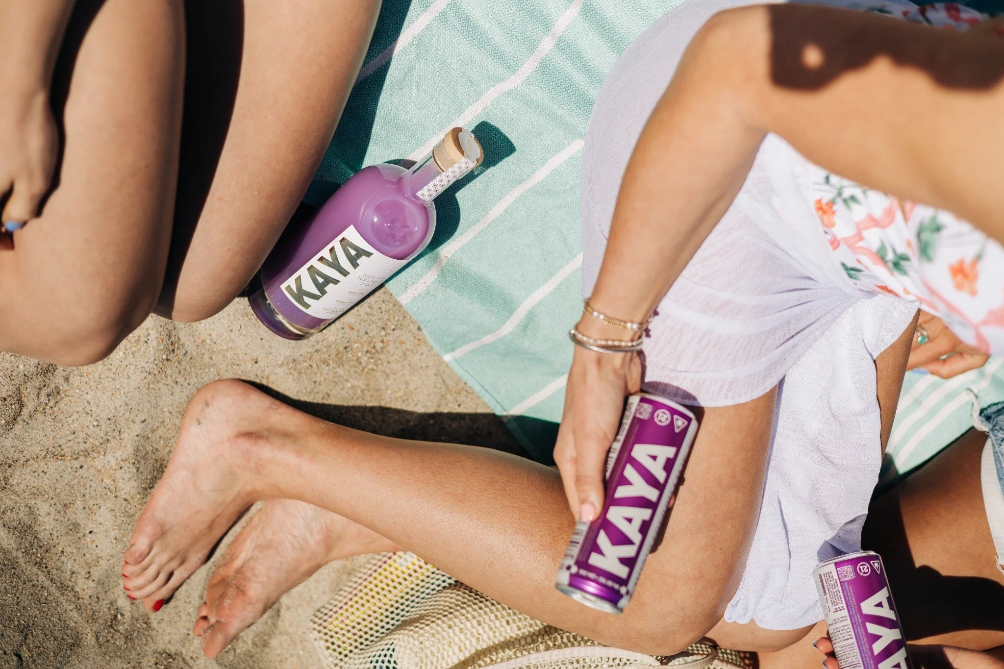 Beach blanket. Besties. KAYA. Suddenly the day is looking prettyyy good. 💜

 #KAYA #BuzzWithoutBooze #nclocal #BeachDay