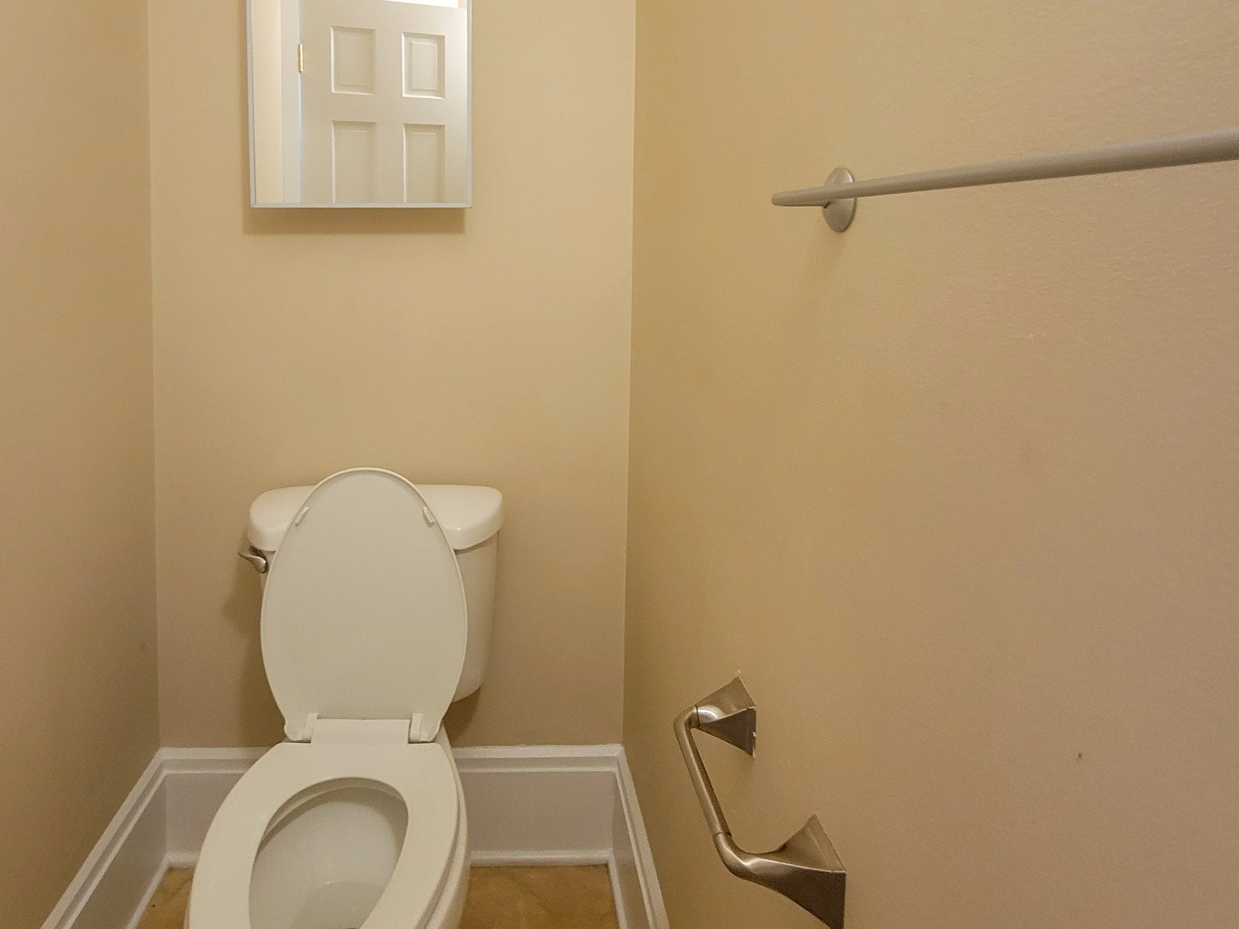 904SForest_HalfBathroom.jpg