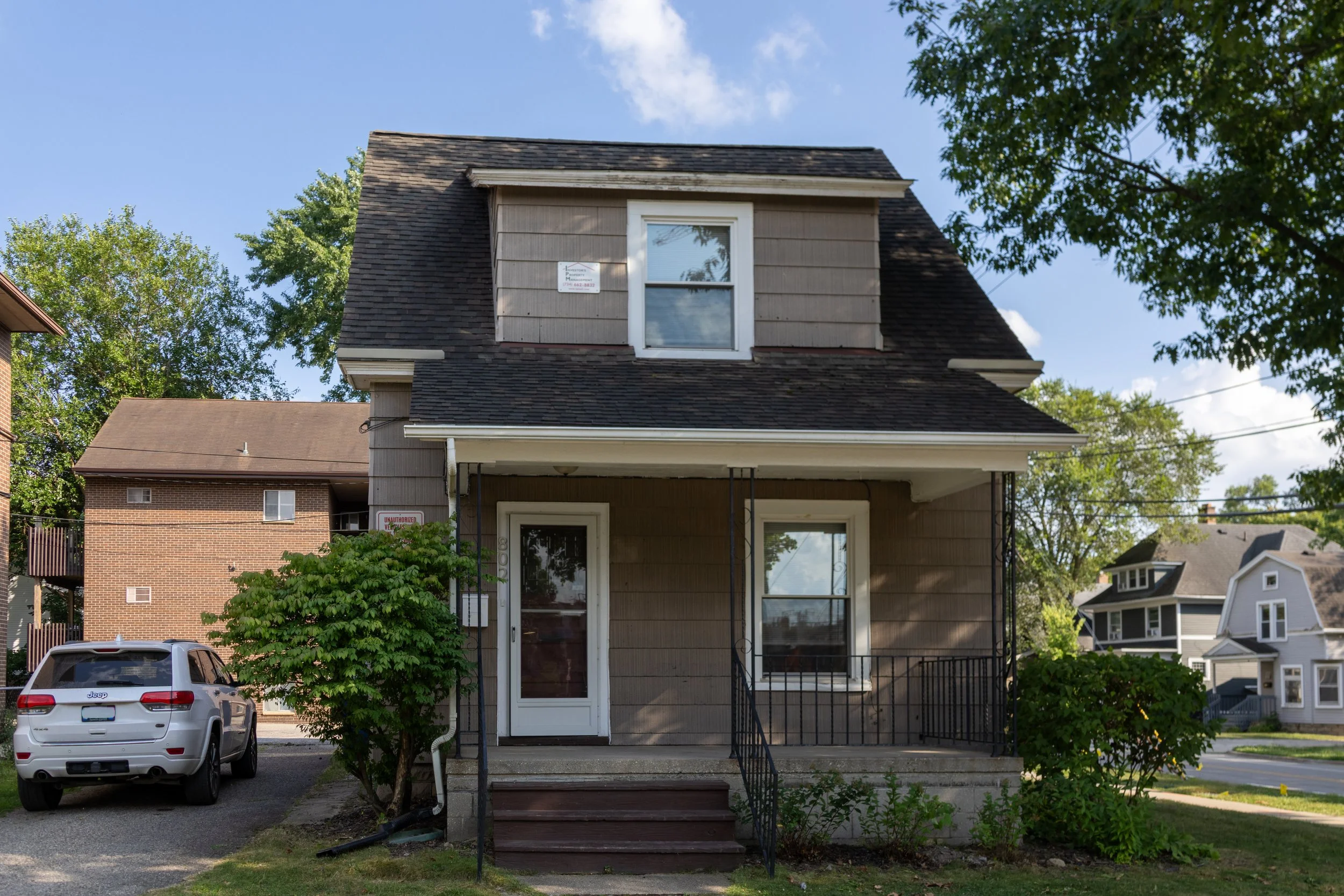 802 Arch St