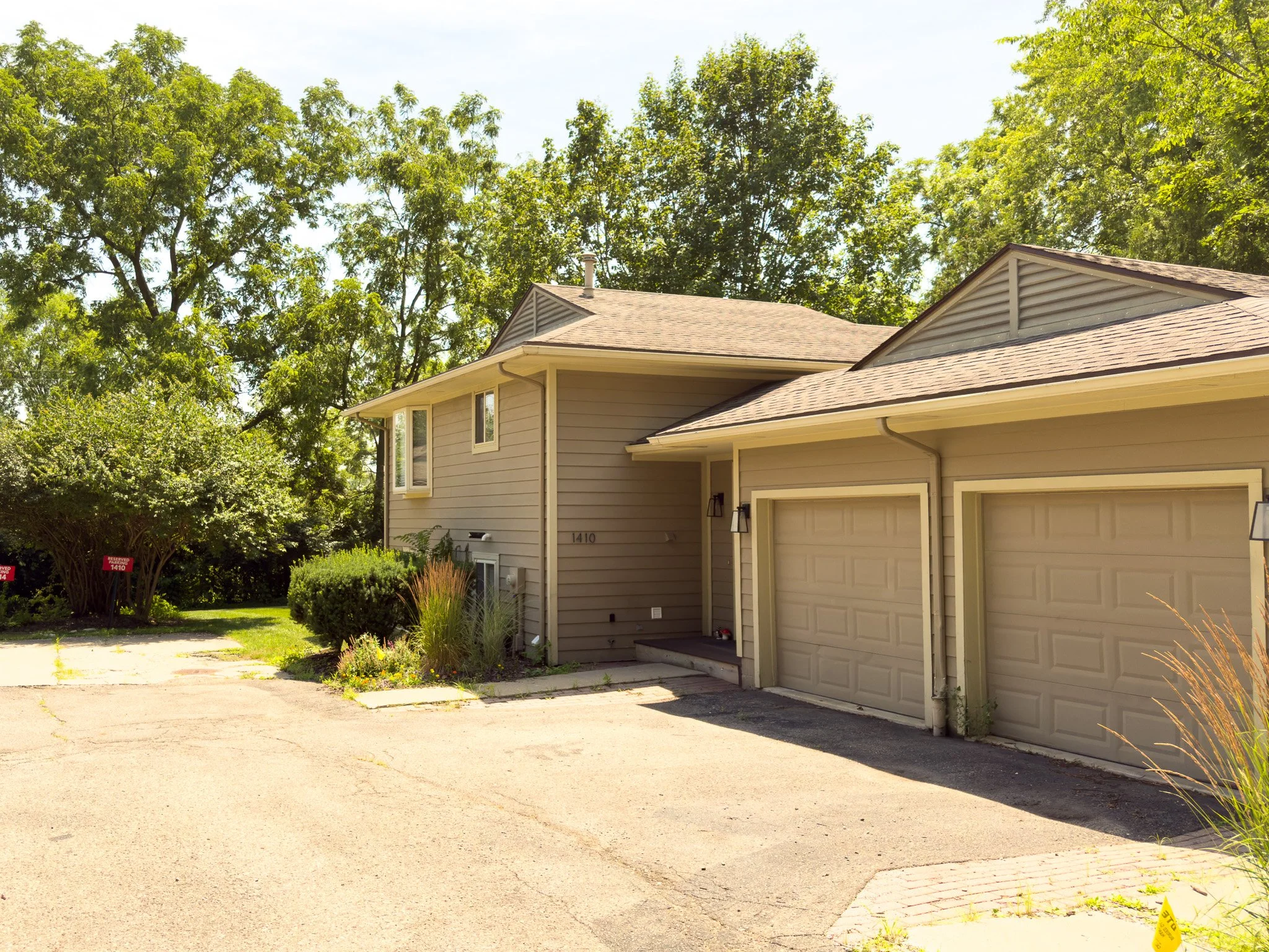 1410 Traver Rd