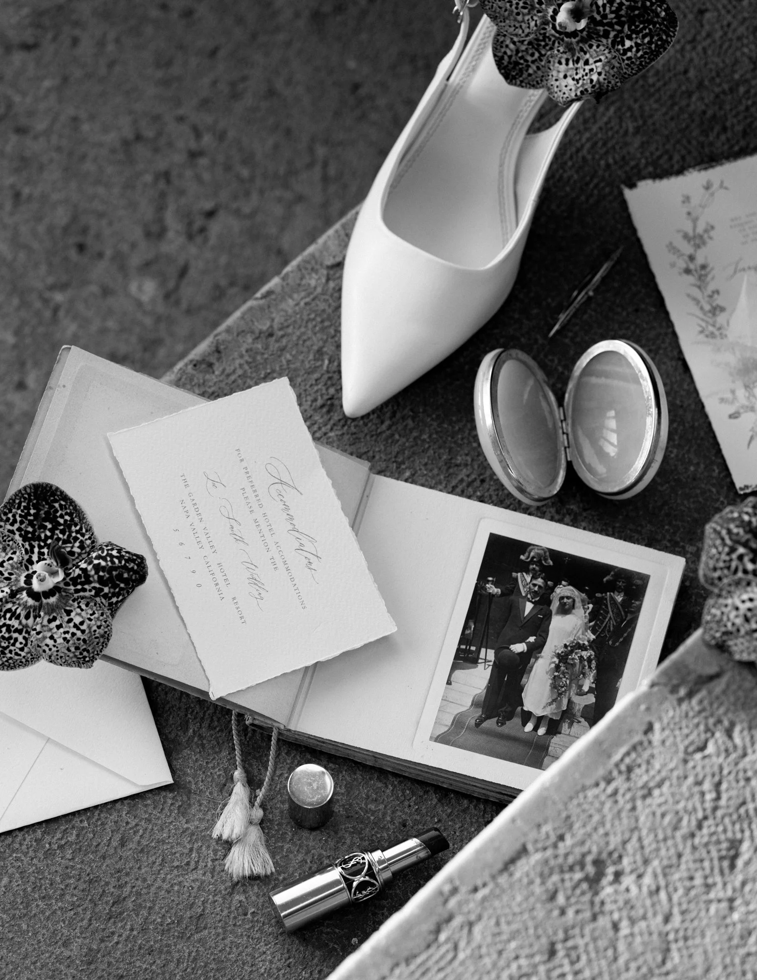 Photographe mariage Lyon Annecy Suisse Provence Savoie Côte d’Azur haut de gamme destination wedding Photographer élégant Beaujolais Bourgogne luxe fine art couple amour moderne intemporelle éditorial chic intimiste château domaine maureen domprobst