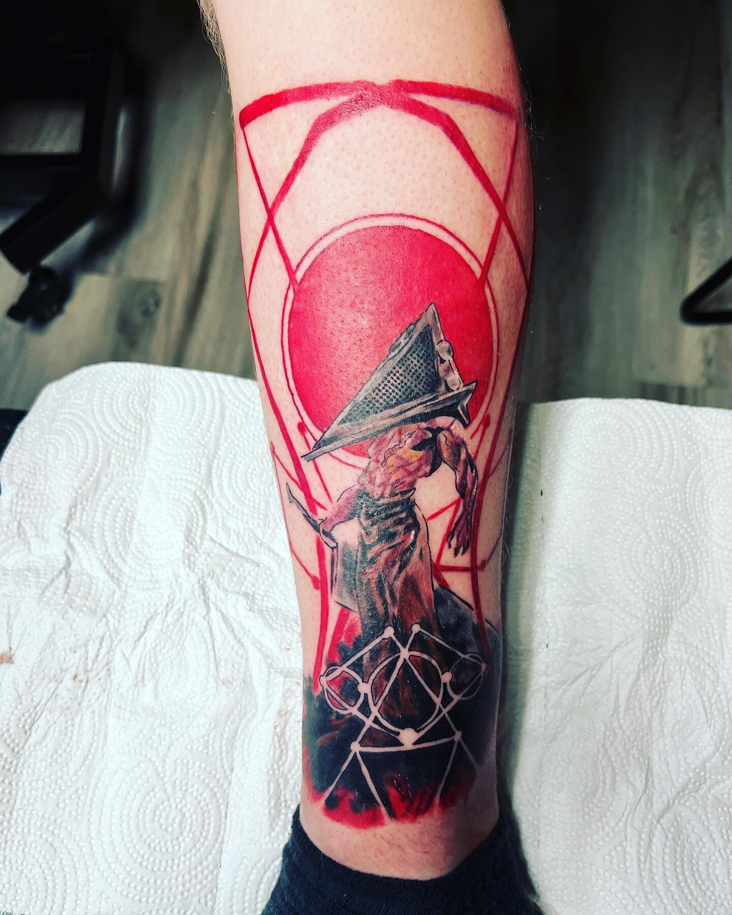 Cool pyramid head I did on my friend Austin @doyles.studio had a fun with this one!!!
#marylandtattooartist #marylandtattoo #marylandtattooer #baltimoretattooartist #baltimoretattoo