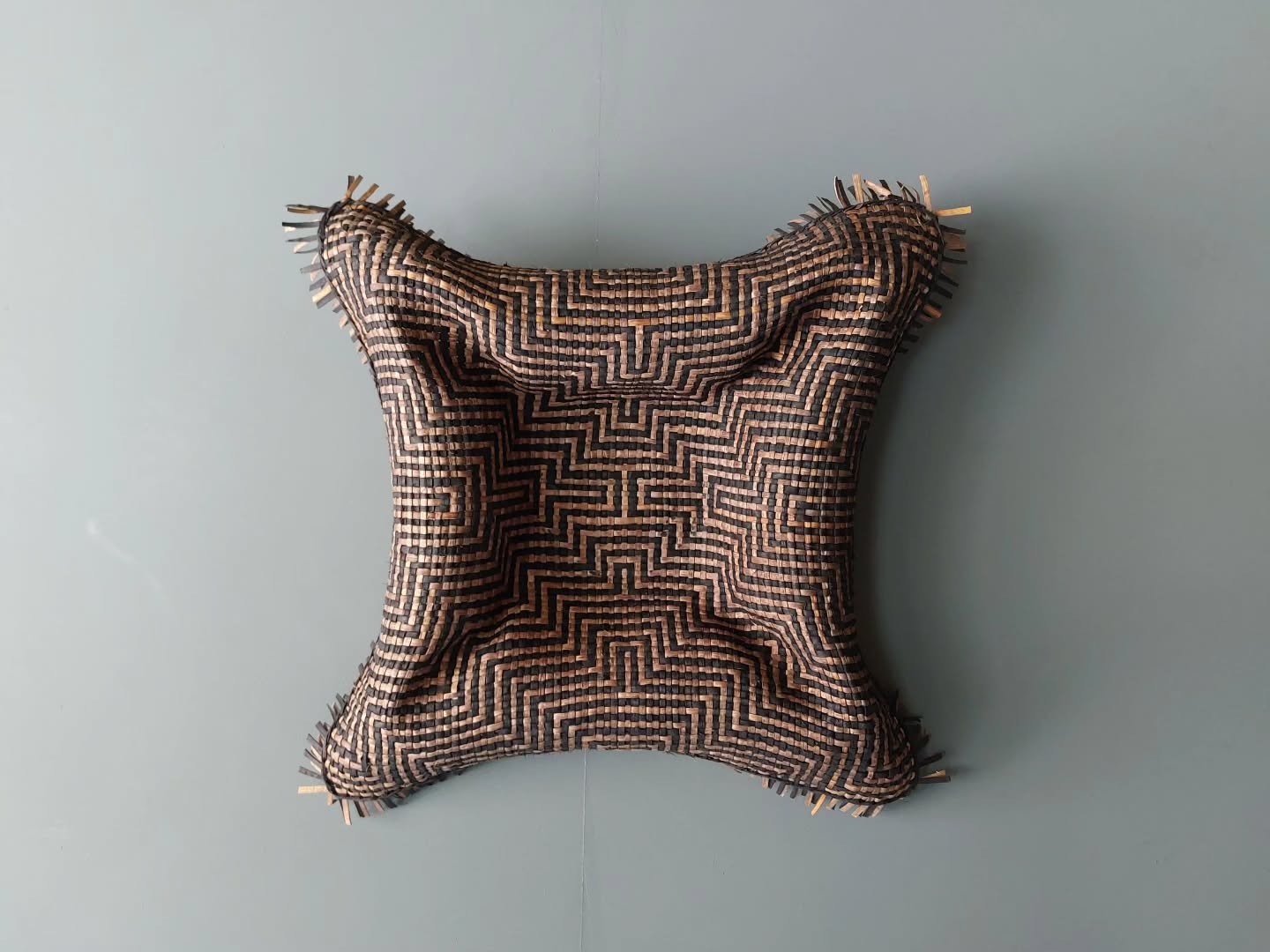 Discovering the potential of the material. Woven tree barks in new shapes and forms.

#cockpitarts #cockpitopenstudios #londonstudio #fibreartist #treebark #basketry #gathered #naturalfibre #contemporarybasketry