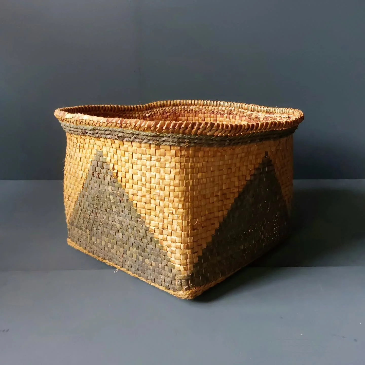 New basket for @decorex_international 👌 @olympialondon

Cedar and willow bark

I will be at Decorex 2025 from Sunday 12th to Wednesday 15th in the Makers Space. I will have a selection of bark weavings and botanical prints on display.

I will also b
