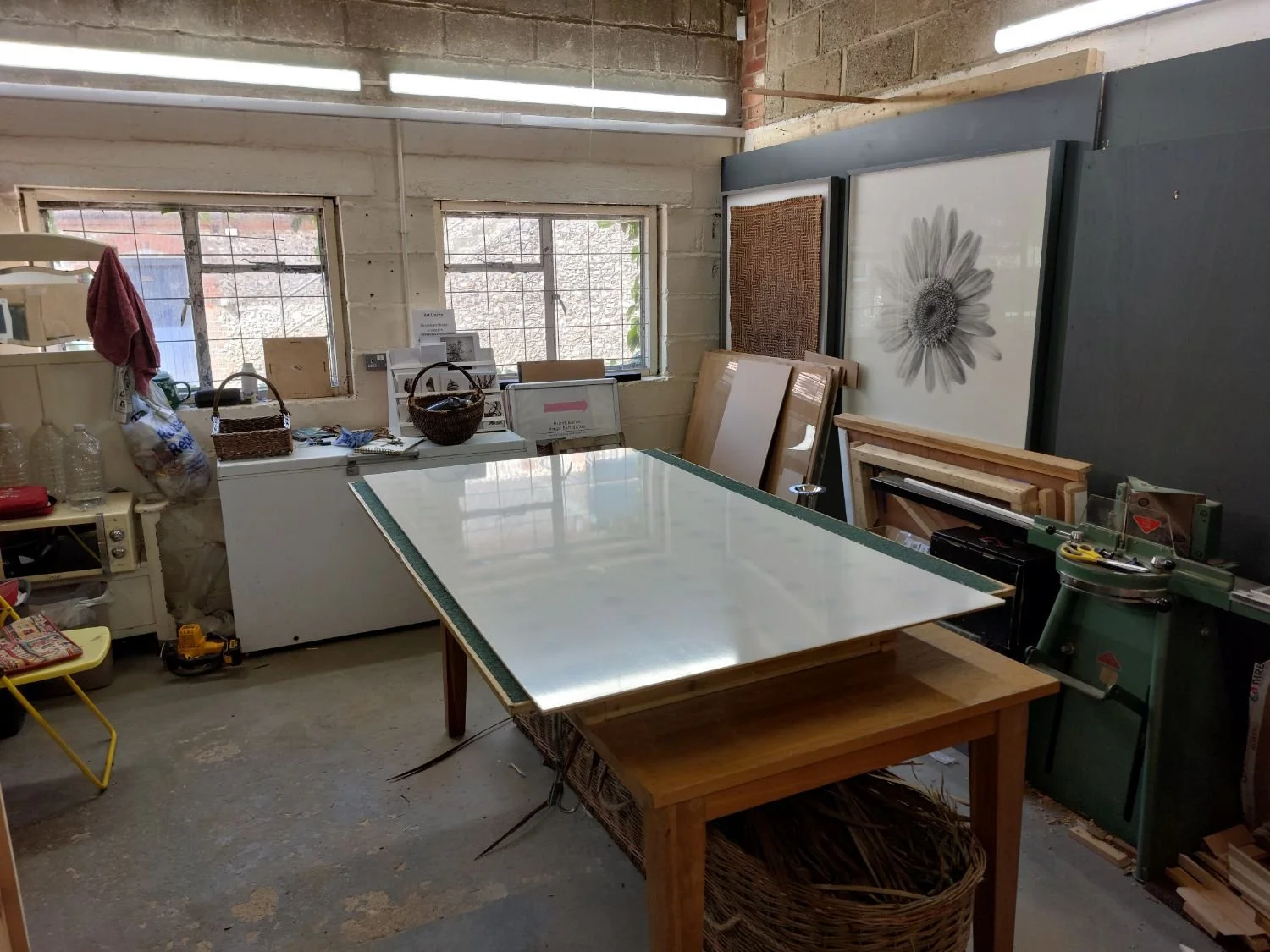 queen-elizabeth-oak-acrylic-glazing.jpg