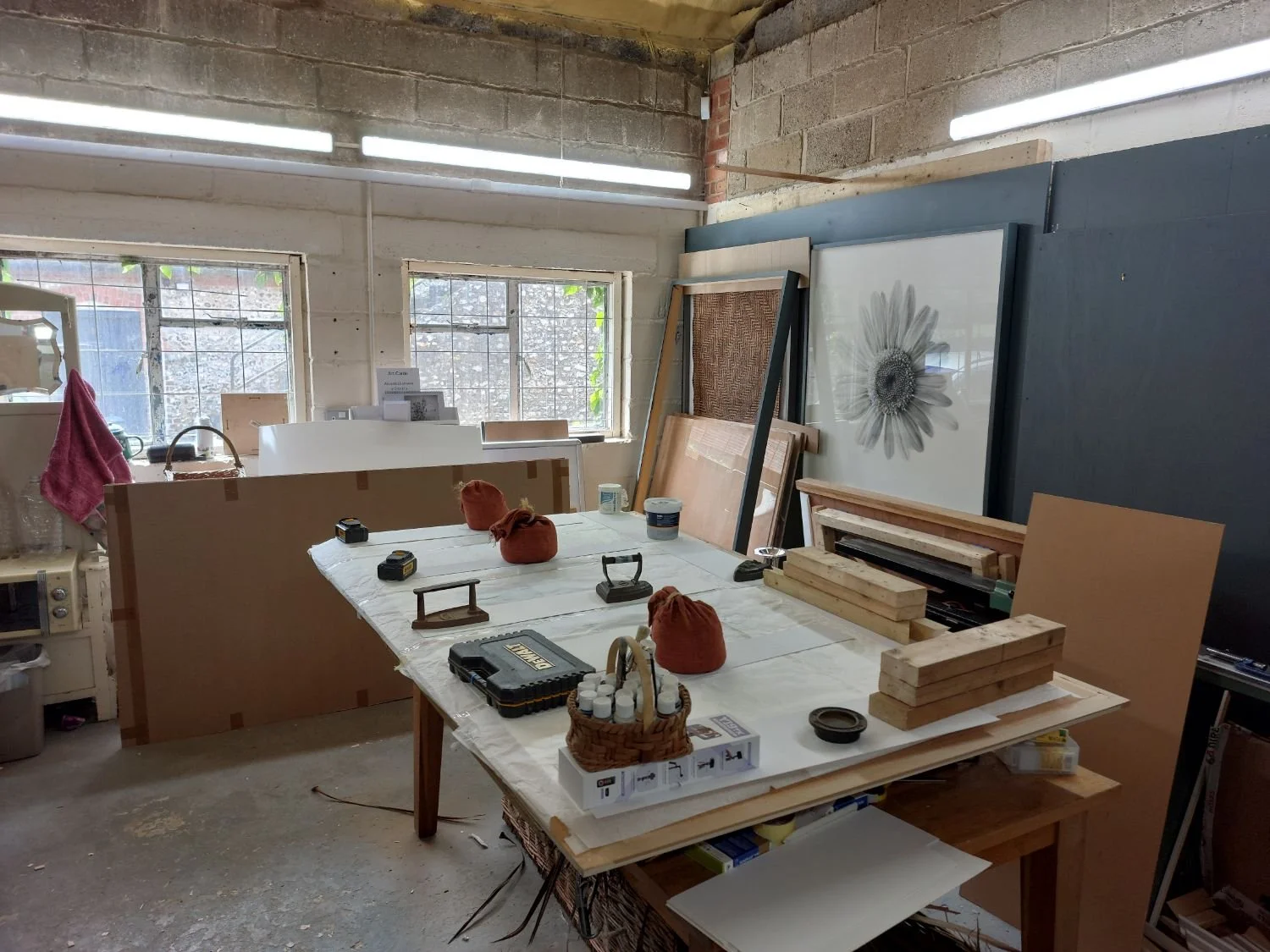 queen-elizabeth-oak-frame-preparation.jpg
