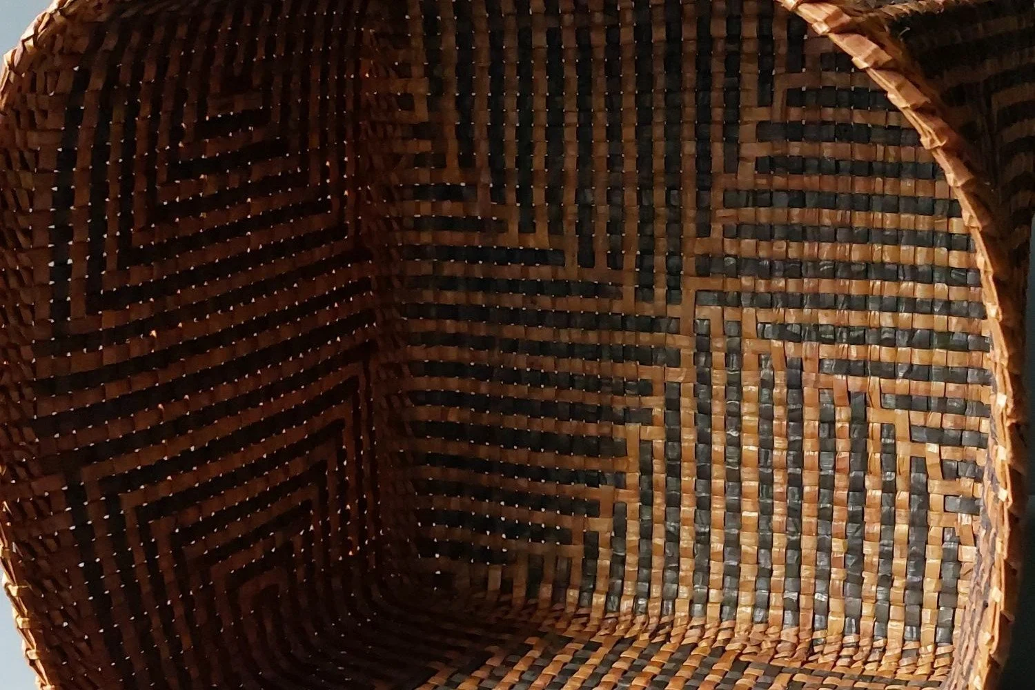 Base-design-on-bark-basket