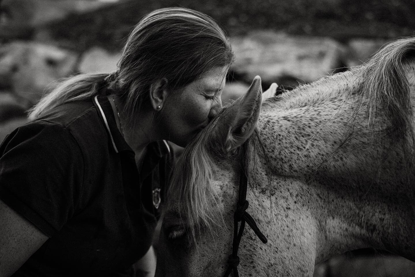 Once a horsegirl, always a horse girl 🦄✨🩷

#hestefotograf #norskfotograf #pferdefoto #kjosphotography #bykjos #equinephotography #horseportrait #pferdefotografie #h&auml;stfotografi #nikon #nikoneurope #horsepower  #horsephoto #animalportrait #free