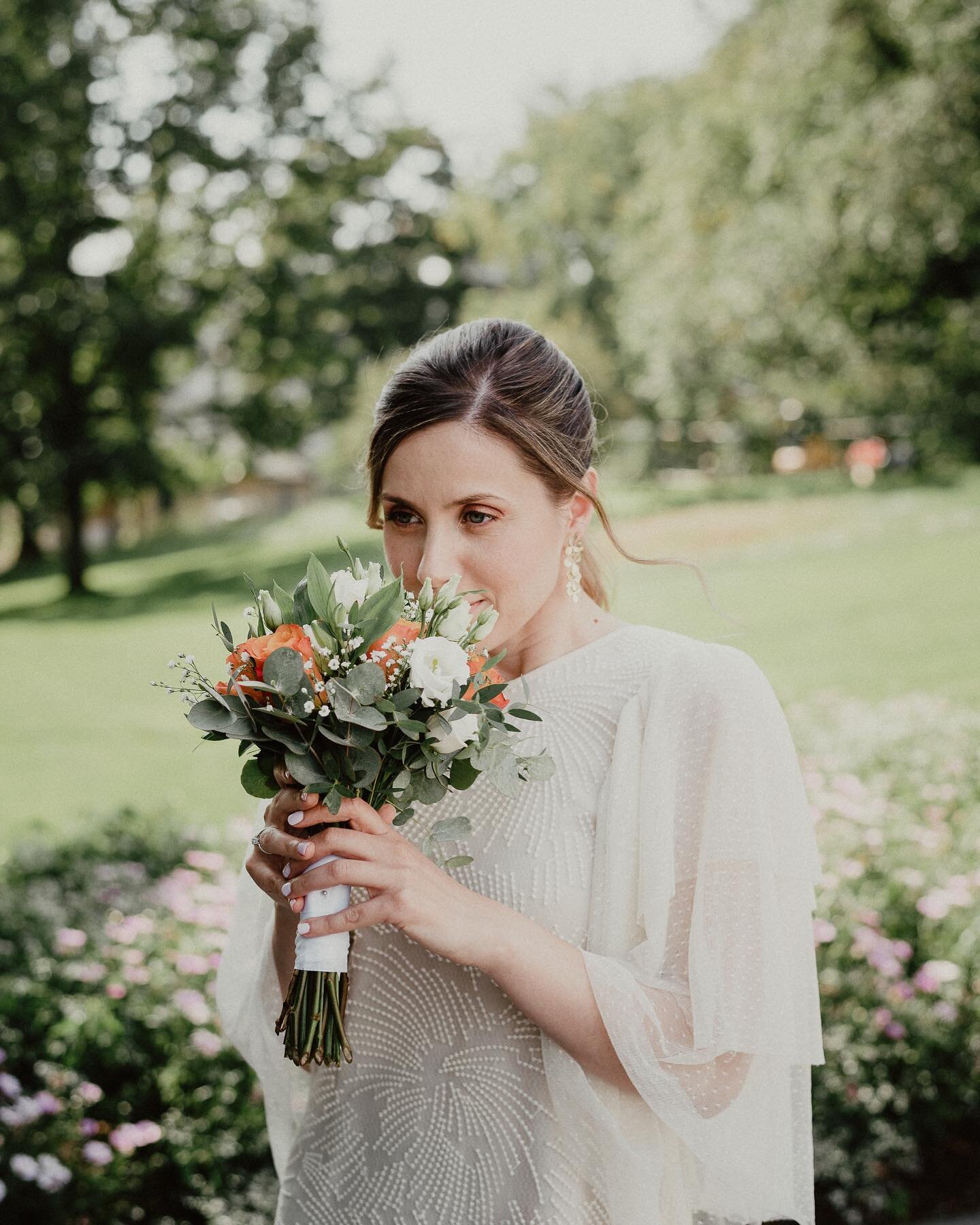 I&rsquo;m so excited that people want me to capture their special day! I&rsquo;ve got a few weddings booked now and it&rsquo;s such an honor!

Here&rsquo;s a shot from 2021 where the shoot took place in Oslo by the castle gardens ✨

#bykjos #photogra