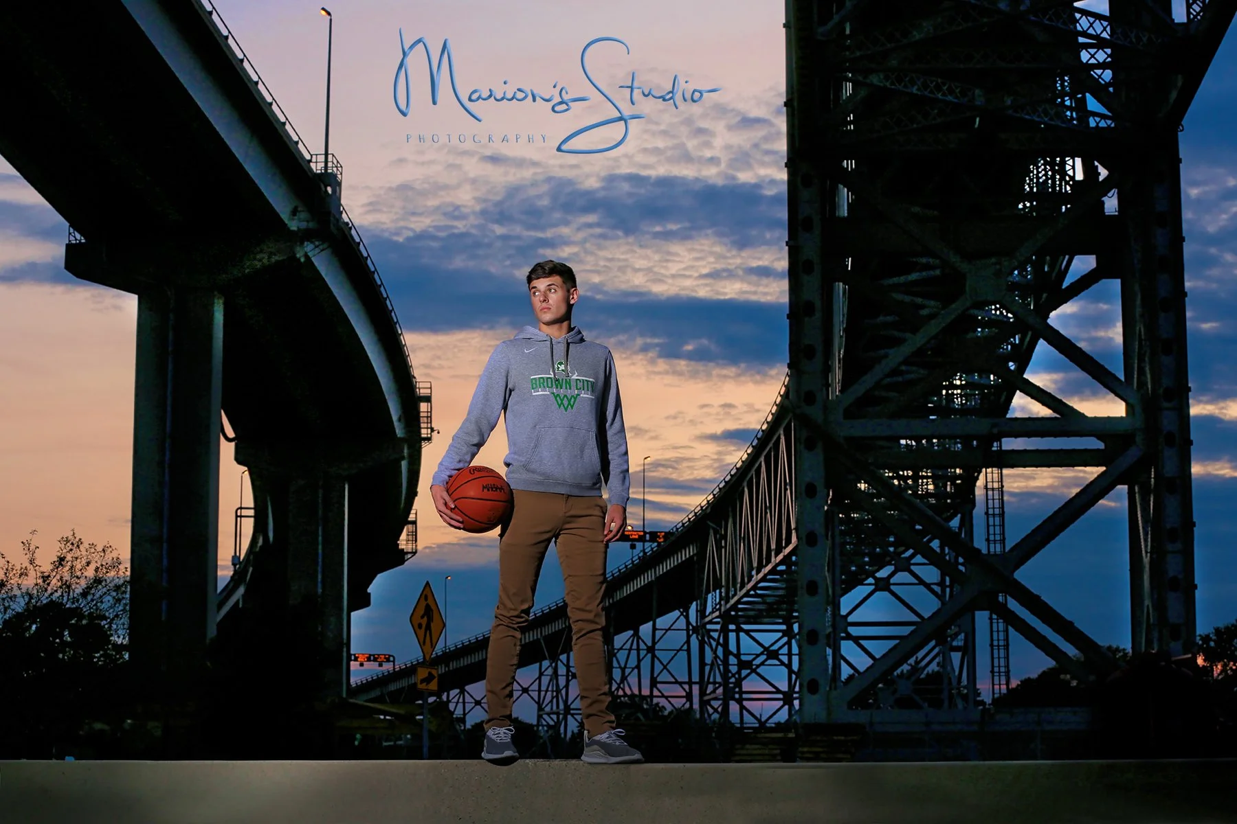 ZPMQ_334editCrop2 SM.jpg