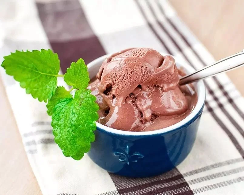 Recid_6_Banana_Chocolate_Ice_Cream_iStock_03012018.jpeg