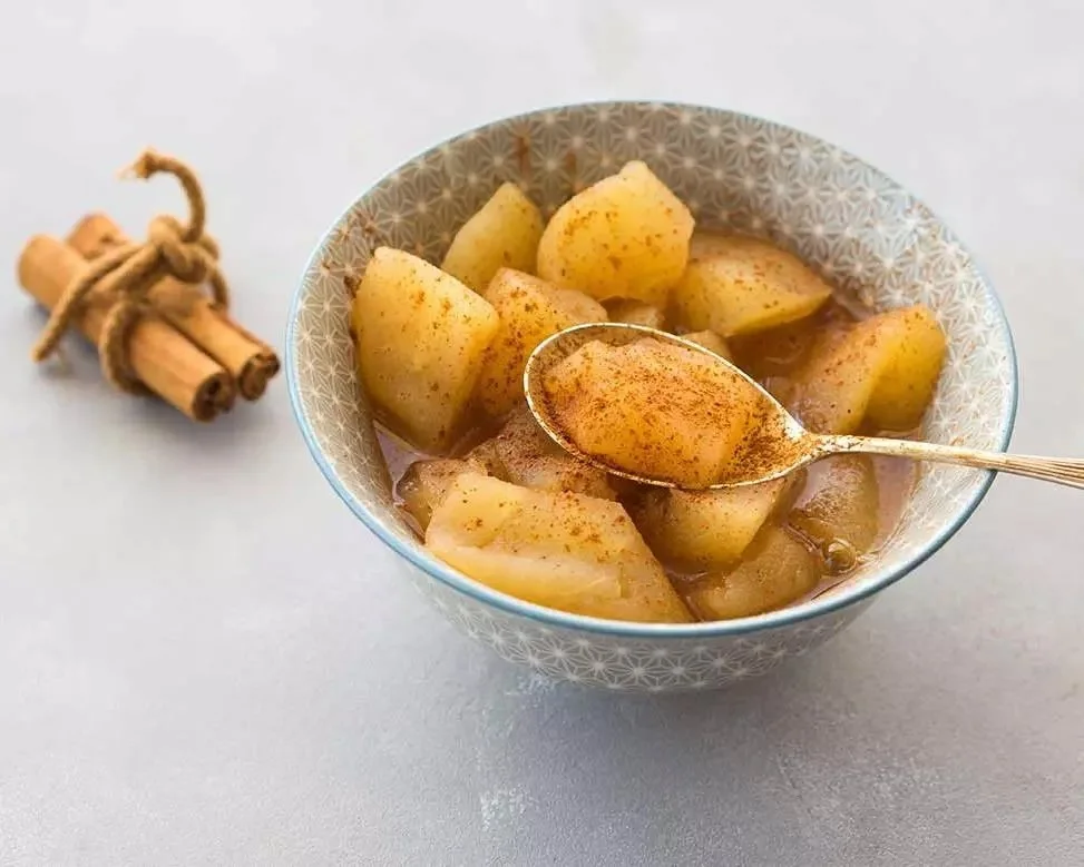 476-diabetic-sauteed-cinnamon-apples_AdobeStock152026201_012521.jpeg