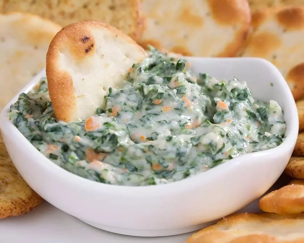 521-diabetic-spinach-yogurt-dip_96297700_083018.jpeg