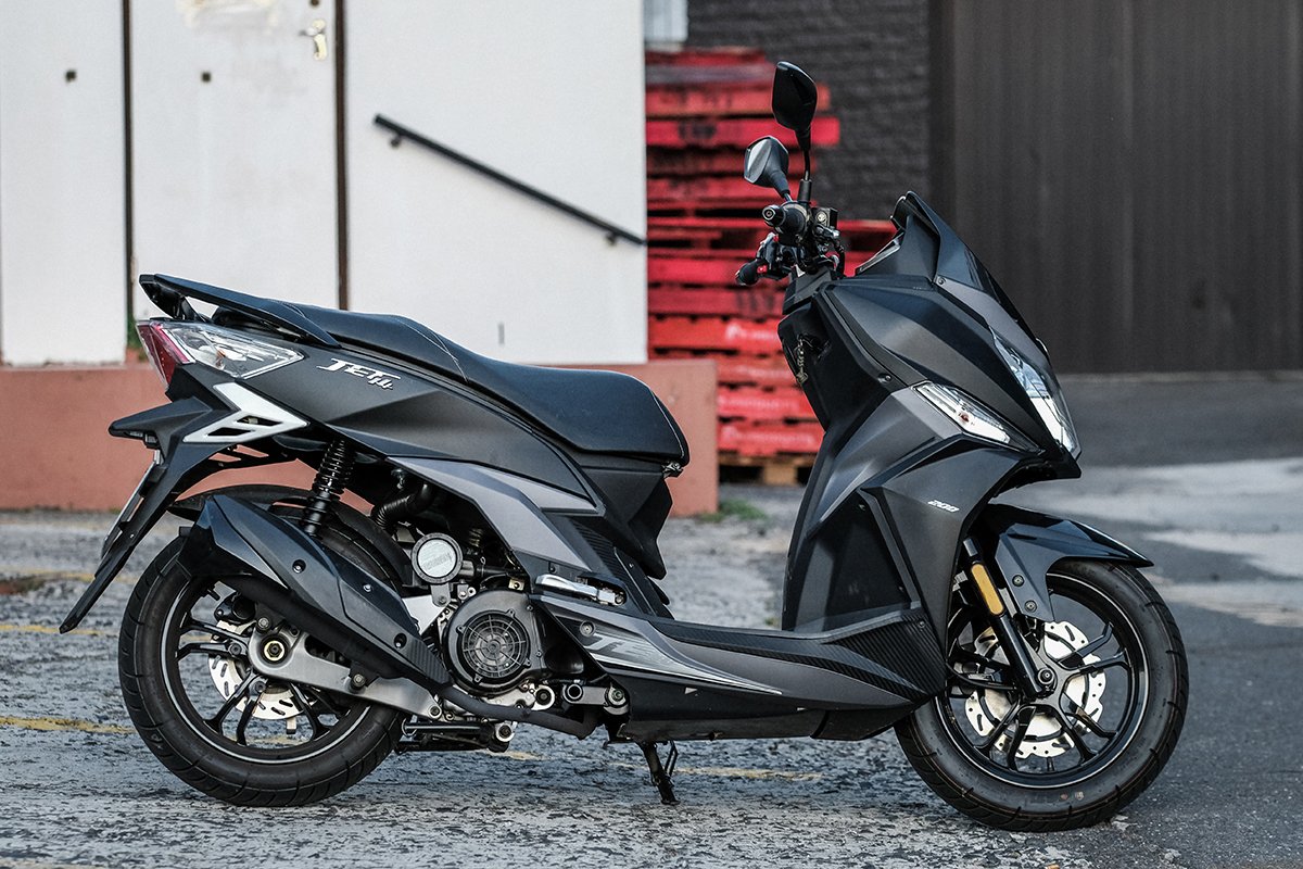 Scooters Motorbike hire Tenerife Motorradvermietung Teneriffa