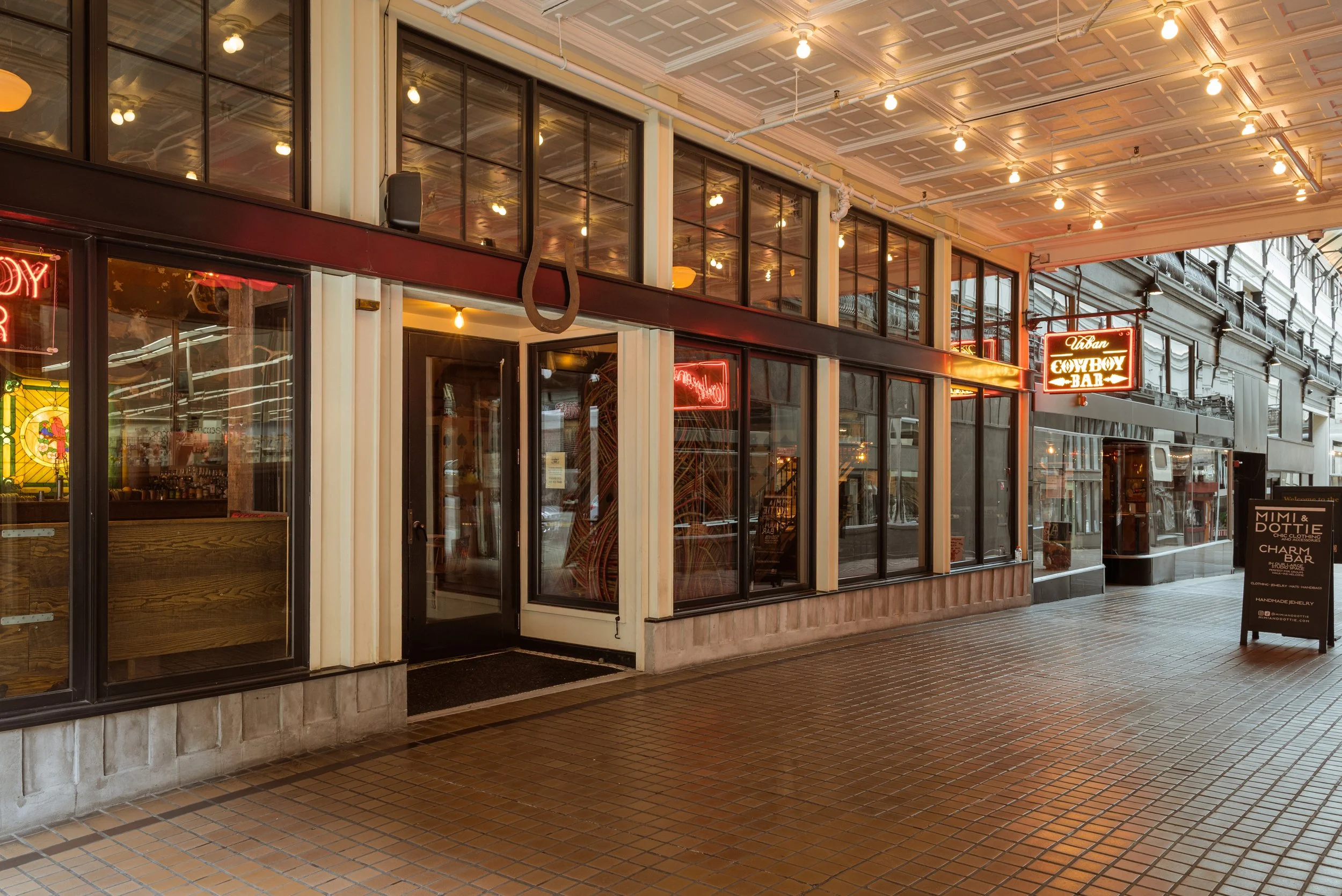 Dryden-Urban-Cowboy-Bar-Arcade-Understood-Spaces-Nashville-Architecture-Photographer-4407.jpg