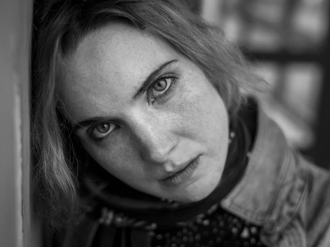 woman story eyes mono