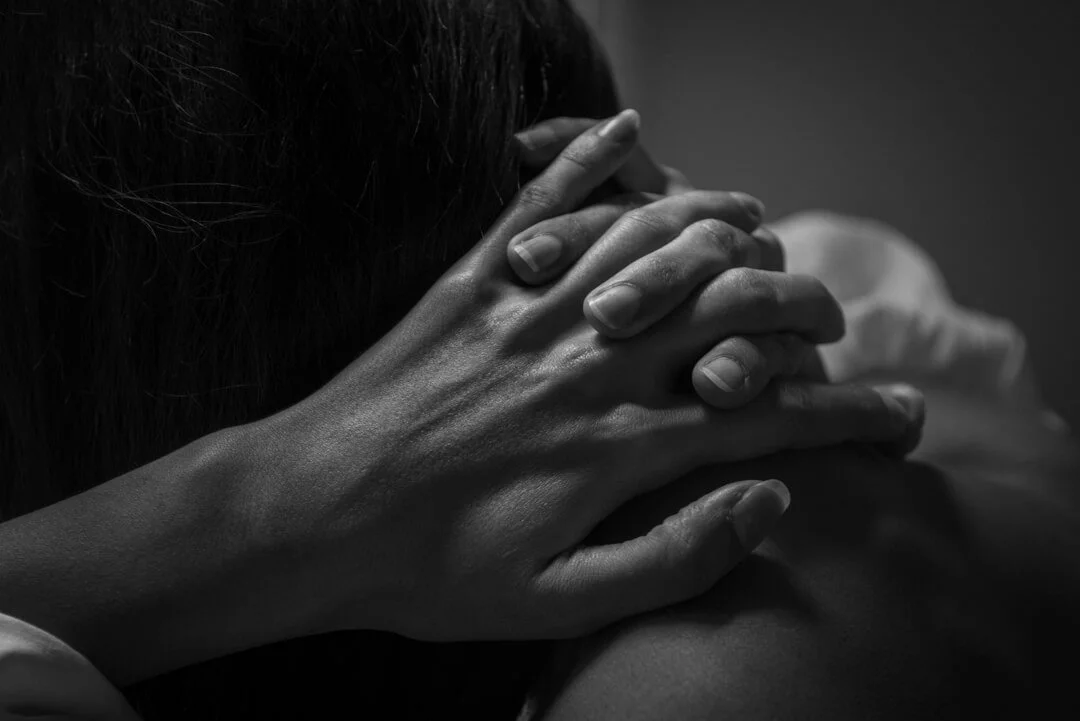 hands texture mono