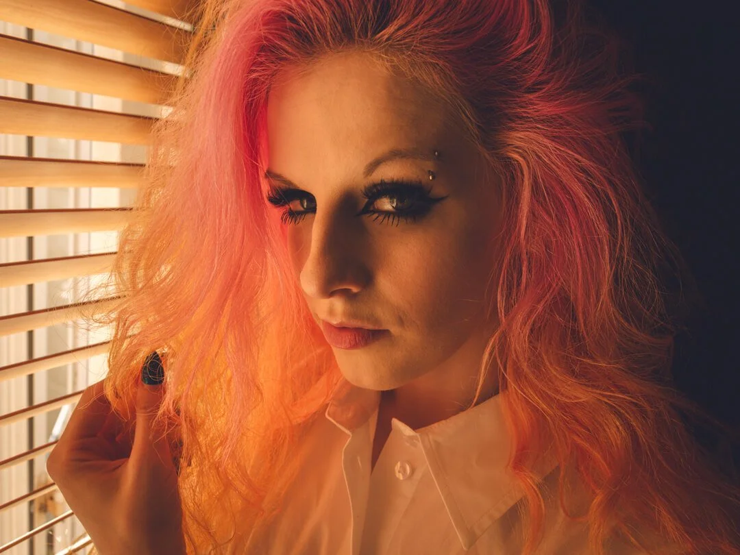 woman portrait blinds colourful