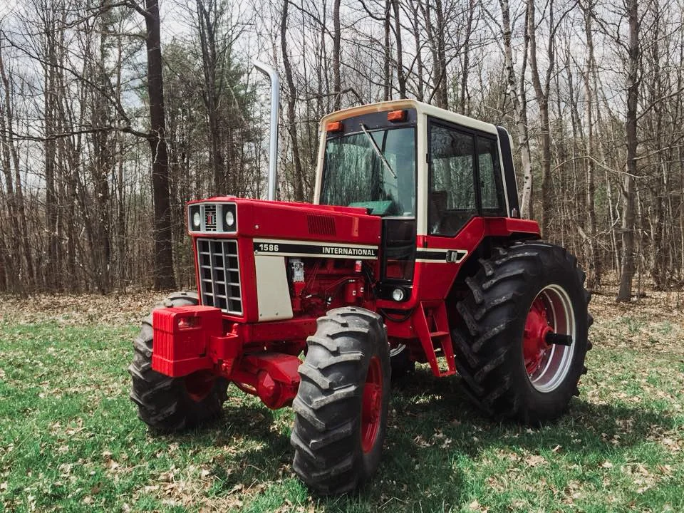 retro vintage tractor.JPG