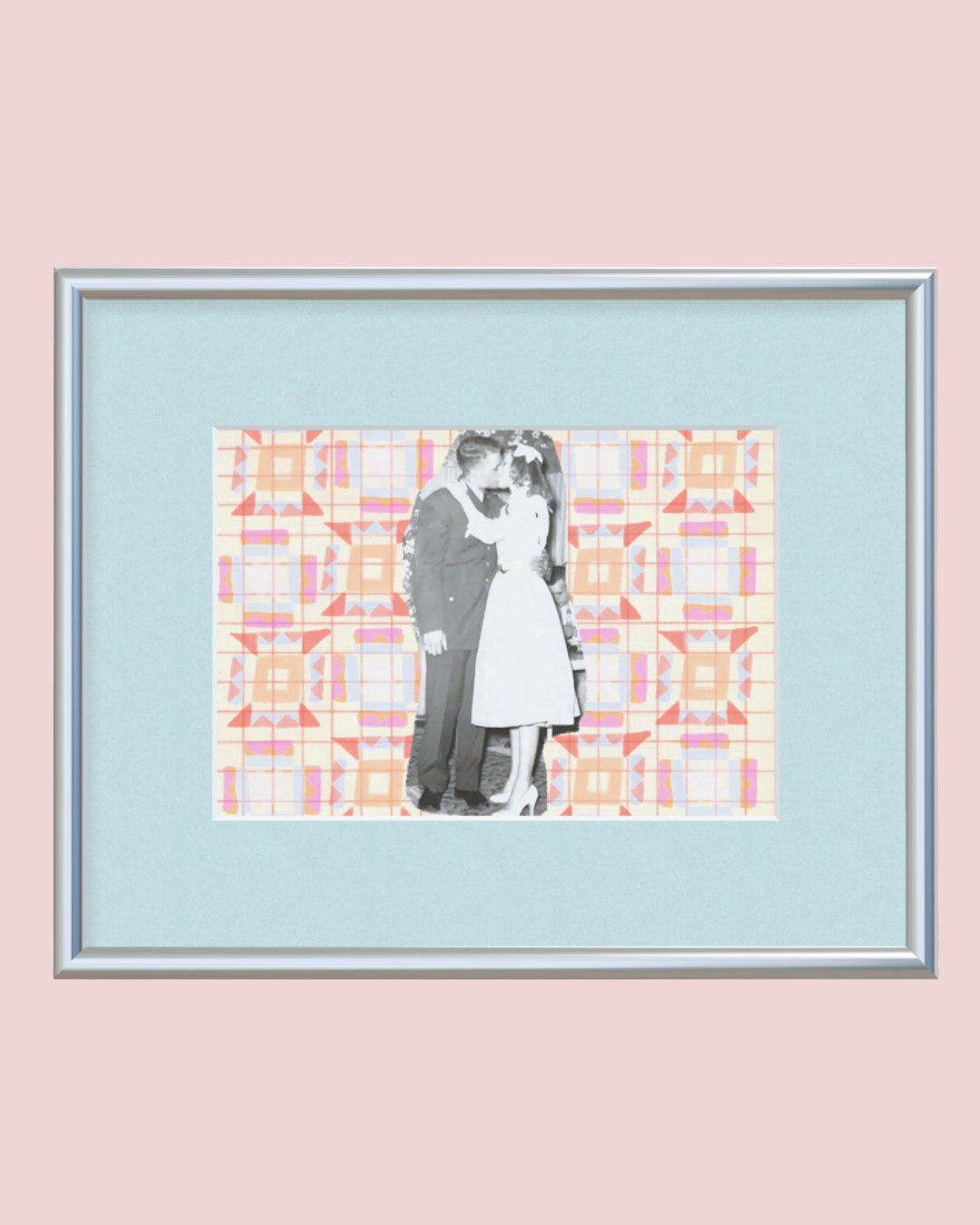 Mark your calendars!
My piece "First Kiss" will be apart of the 5X7 Sale at Foursided
on September 19th from 6-8pm. 

 Inspired by tales of my Grandma and Grandpa Hartman, who met in rural Michigan. Grandpa drove the town bus while Grandma 