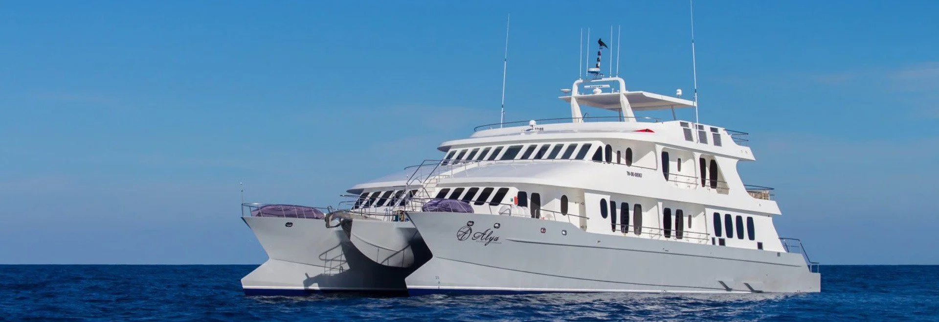 Last-Minute 2x1 OR $1000 Off Galapagos Cruise Offers