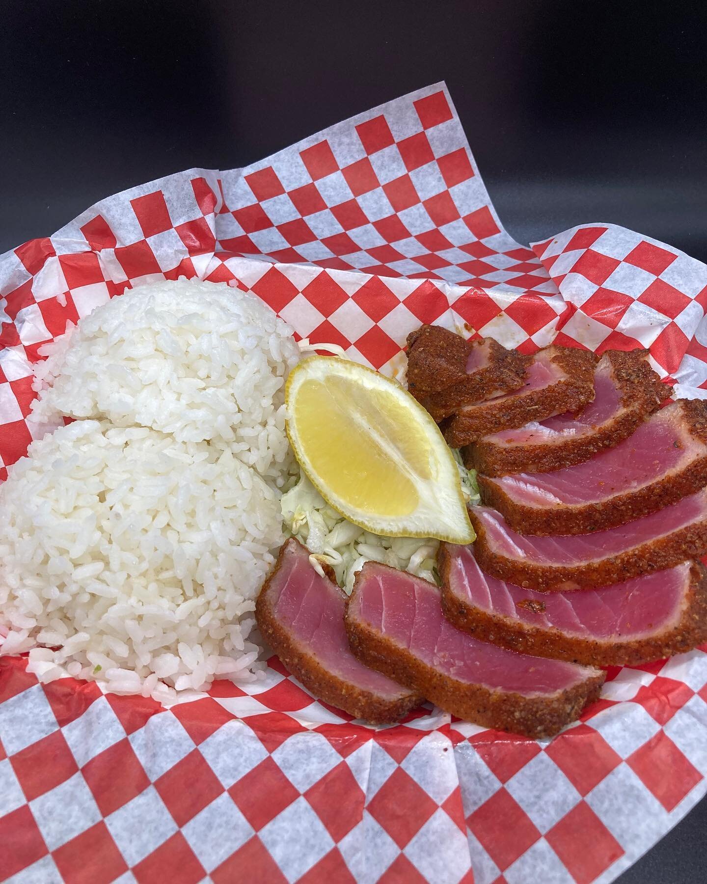 Come try our delicious seared Ahi. It comes with your choice of fries or rice. Also comes with our house made wasabi ranch. So good! 

#mauifishnchips #hawaii #maui #kihei #fish #food #sogood #ahi #comeback #beach #ocean #sunset #onogrinds