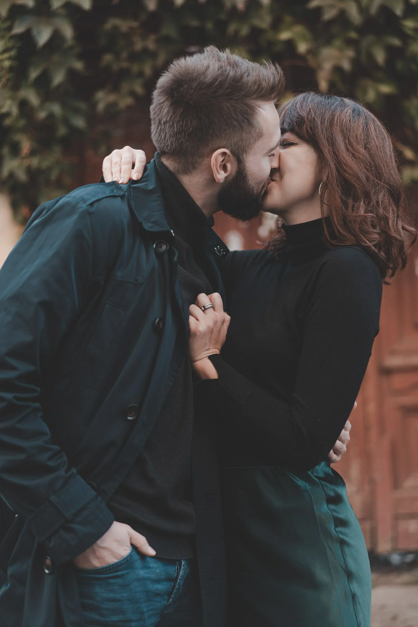 Young couple sharing a kiss in Cluj-Napoca