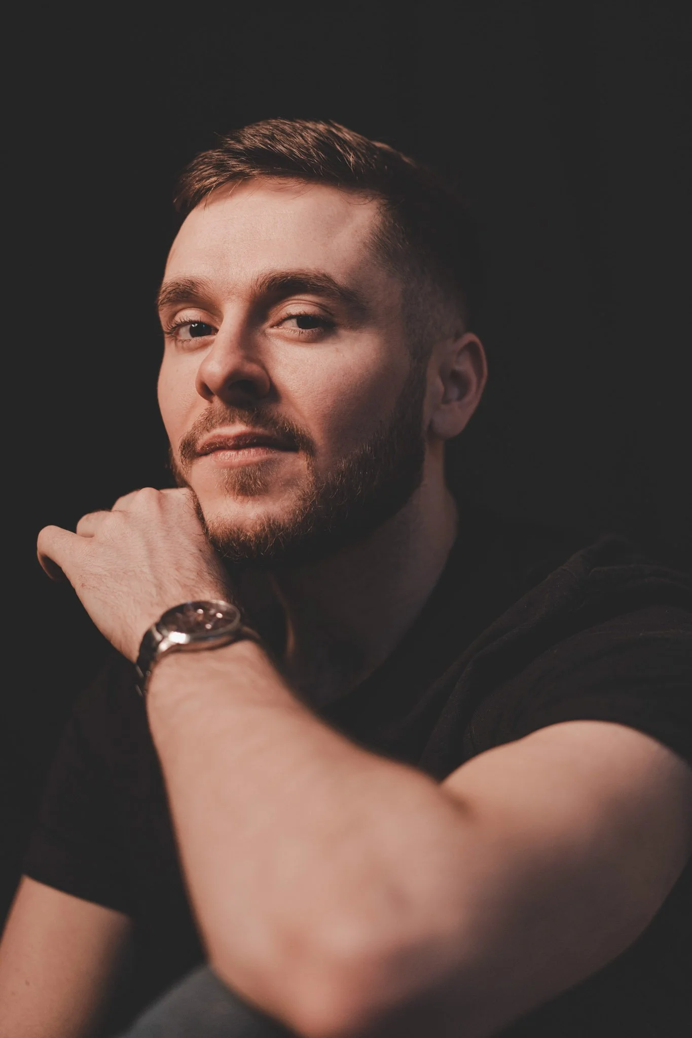 Portrait photography in studio, on a black background, in Coventry