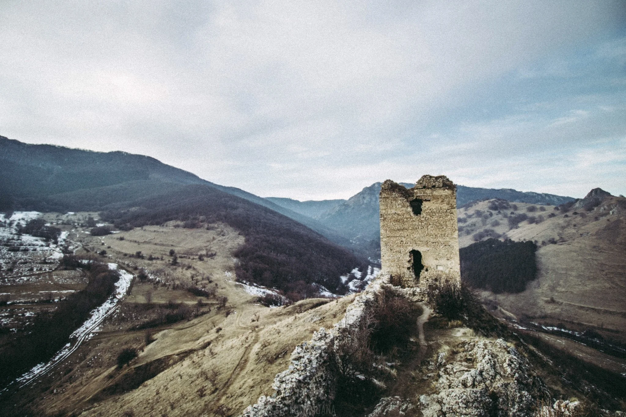 Landscape of Trascăului / Colțești Fortres, Romania