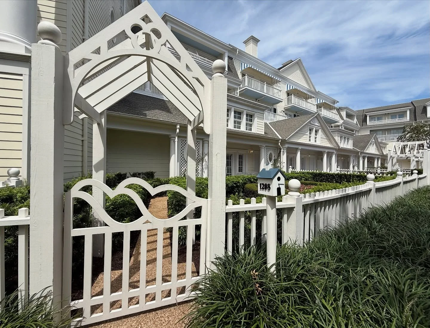 Cute accommodations alert! The Garden Rooms at Disney&rsquo;s BoardWalk Inn are ADORABLE cottages. I stayed in one recently and absolutely loved the two-story loft format. The downstairs area had a spacious living room, kitchenette, and a half bathro