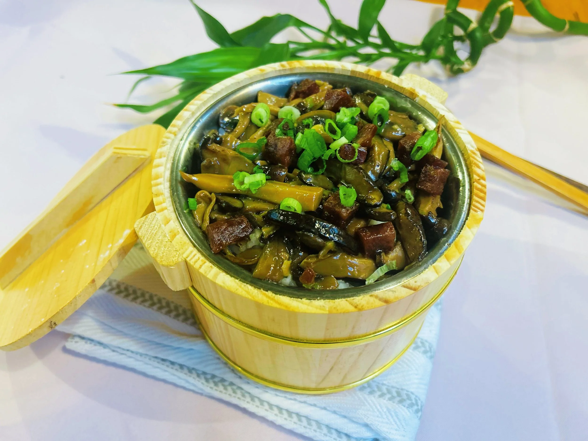 R2 Wild Mushrooms w Chinese Sausage in Black Truffle Oil Rice (黑松露菌菇腊肠拌饭)