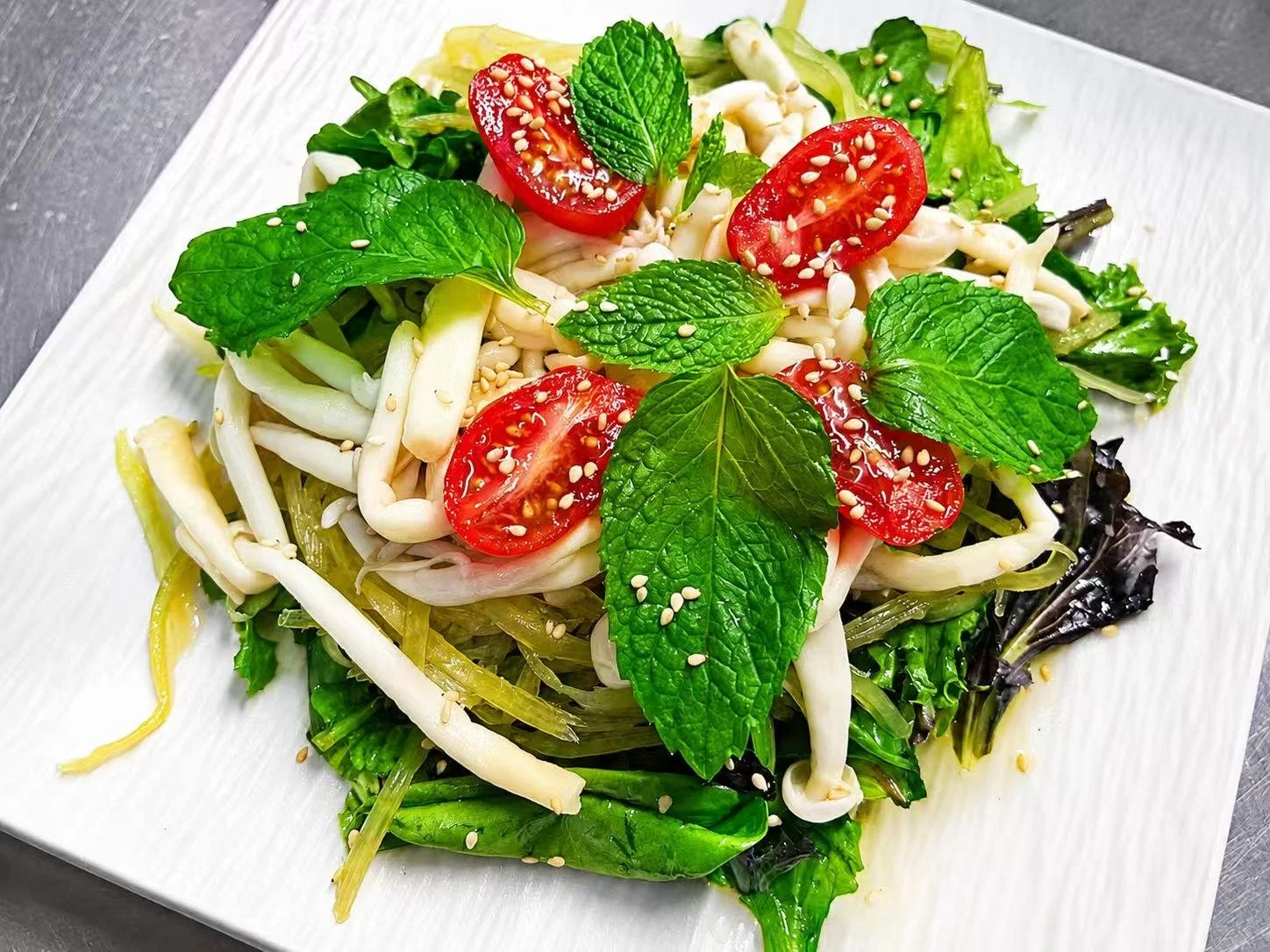 No. 25 Mushroom w Green Papaya Salad (菌菇青木瓜沙拉)