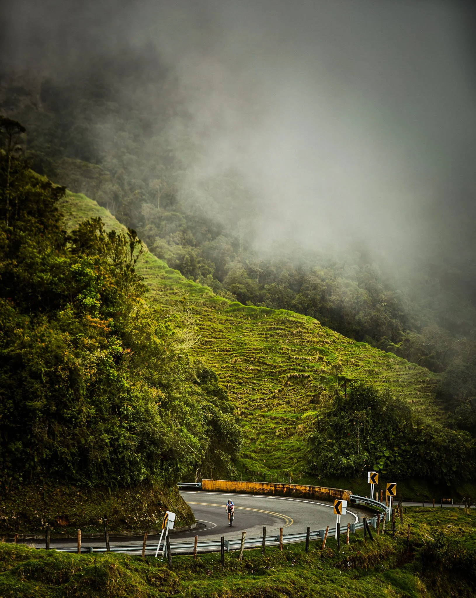 Legendary alto de letras colombia