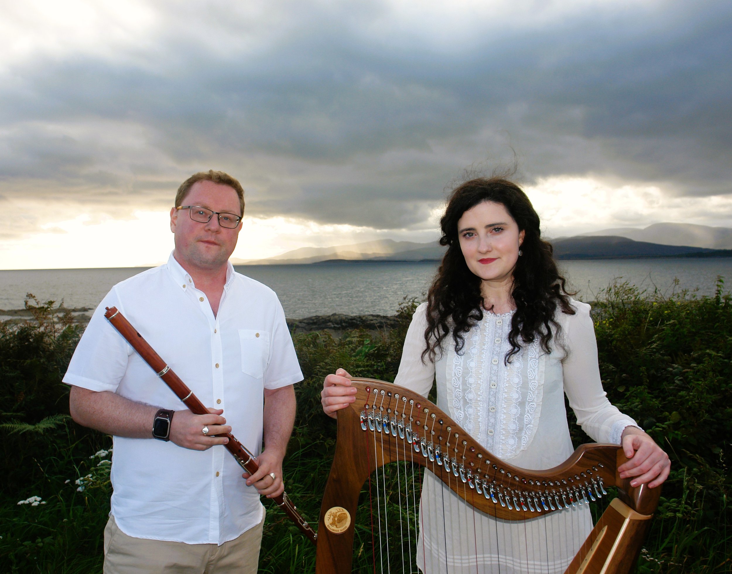 Beara / Harpist Tara Viscardi and flautist Robert Harvey
