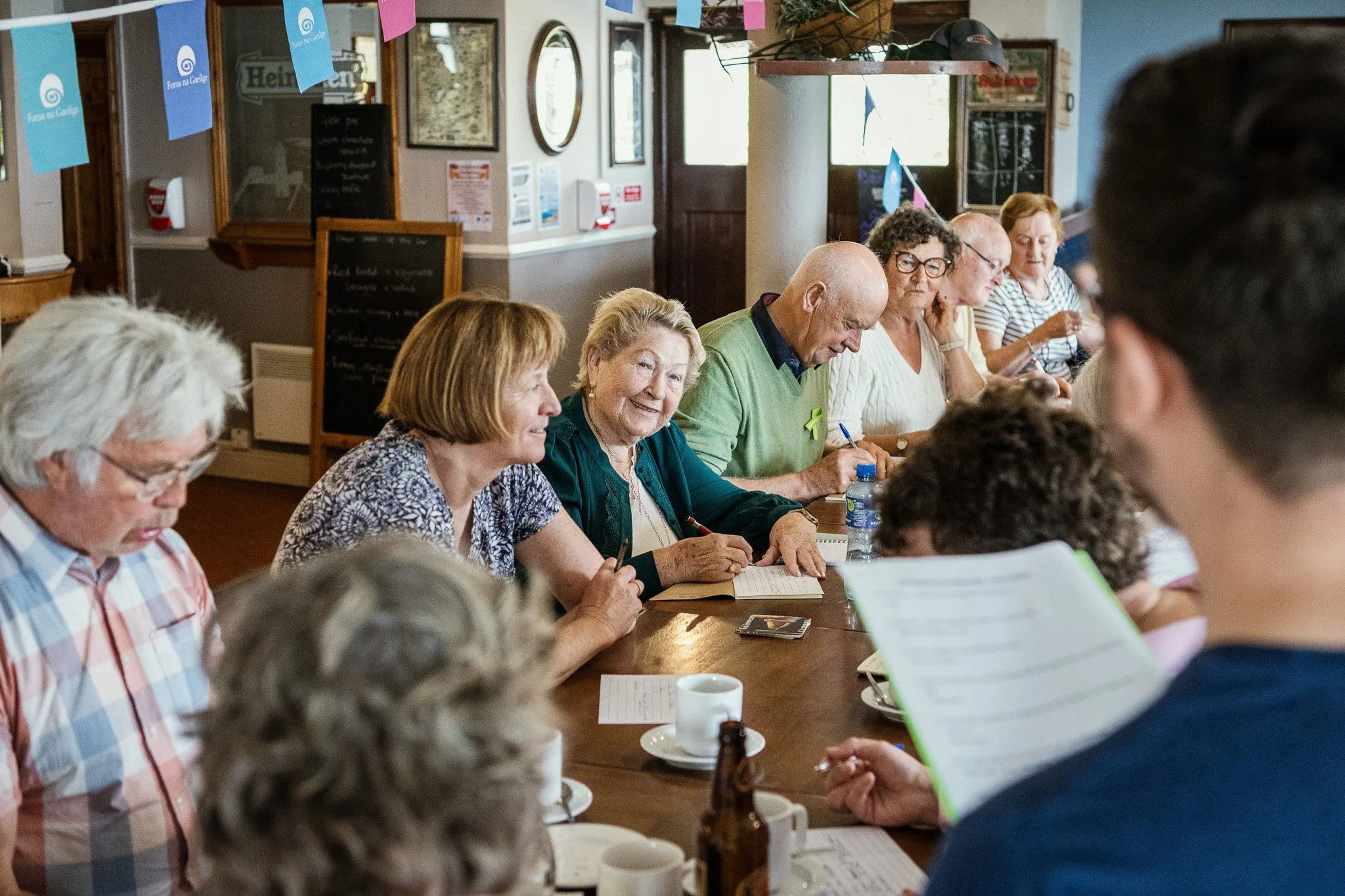 Tea, scones, caint agus craic / Pop up Gaeltacht