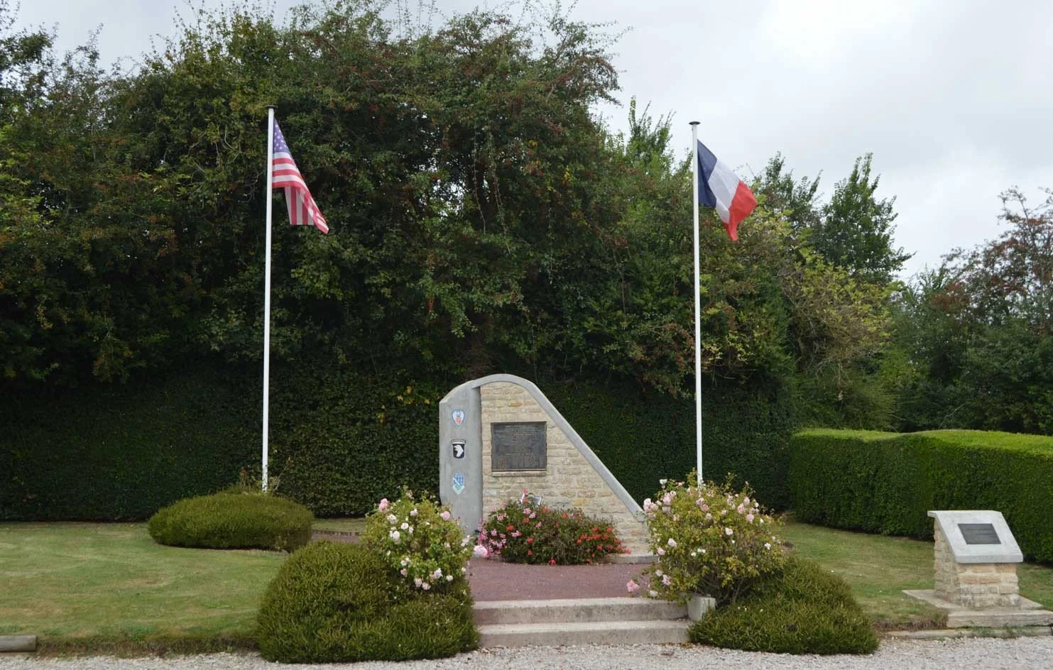 Easy Company’s lead plane flown by Lt. Harold Cappelluto was hit by Anti-aircraft fire and whilst his aircraft was burning Lt. Cappelluto tried to make a forced landing. The C-47 transport crashed into a field at Beuzeville au Plein. Everyone on boar