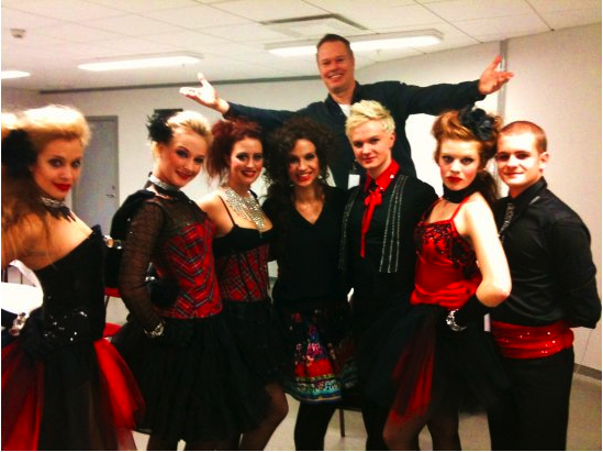 Bröstcancergalan 2009. Dansare med Petra Mede i "Känn på dina bröst". Koreograf: Hans Marklund. TV4 livesändning.