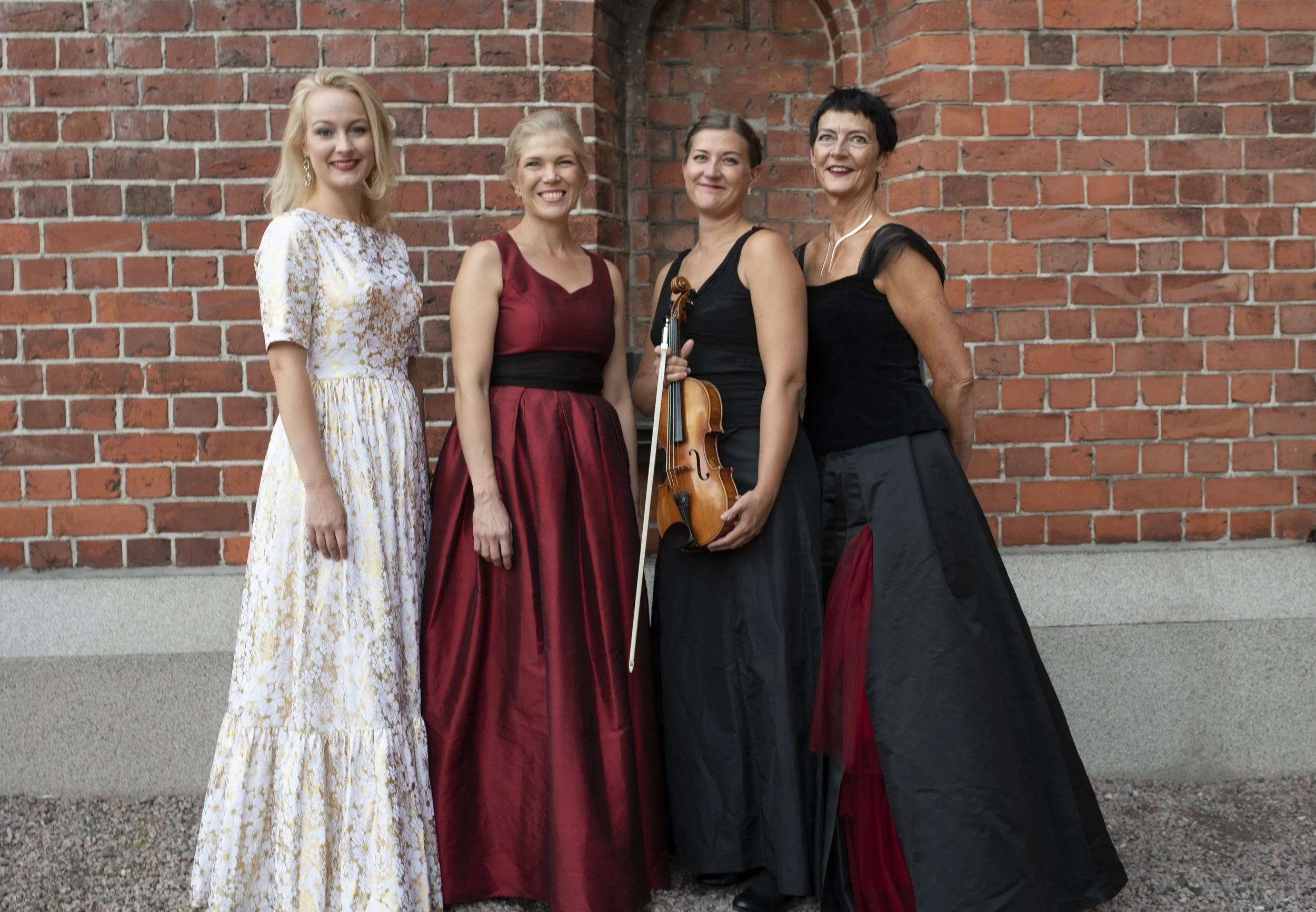 Elisabeth Ekberg, soprano
Anne-Marie Lipsonen, pianist
Saana Kähkönen, violin
Britt-Louise Håkansson, sopran