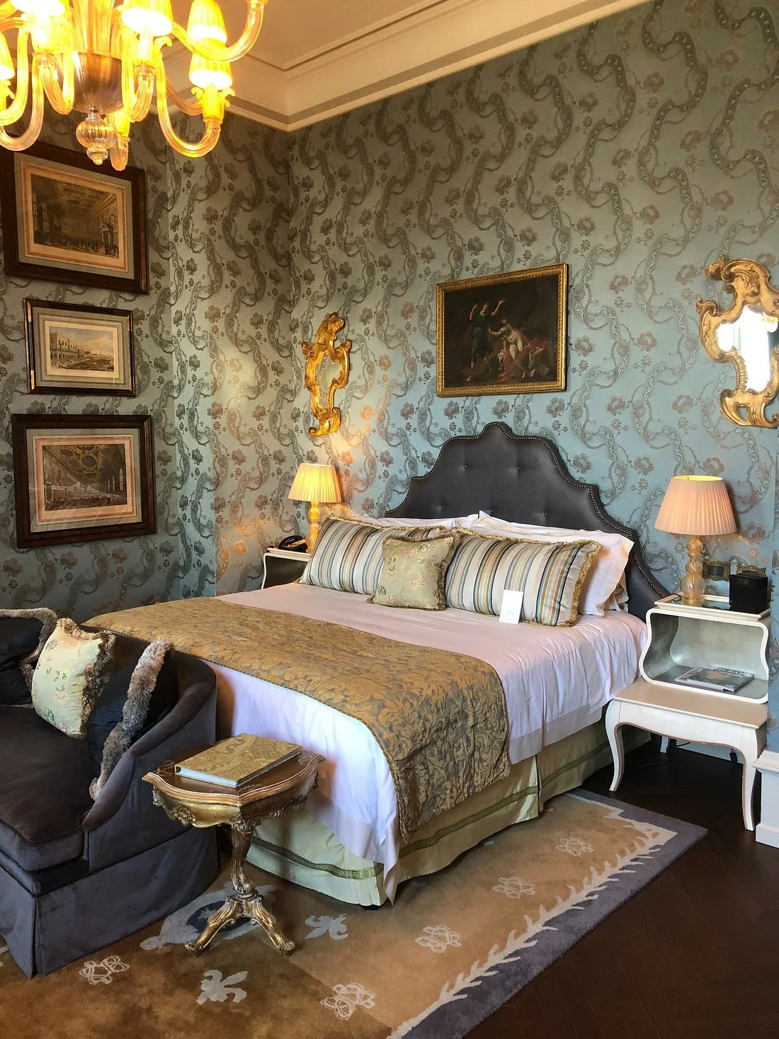 bedroom  gritti palace bar.jpg